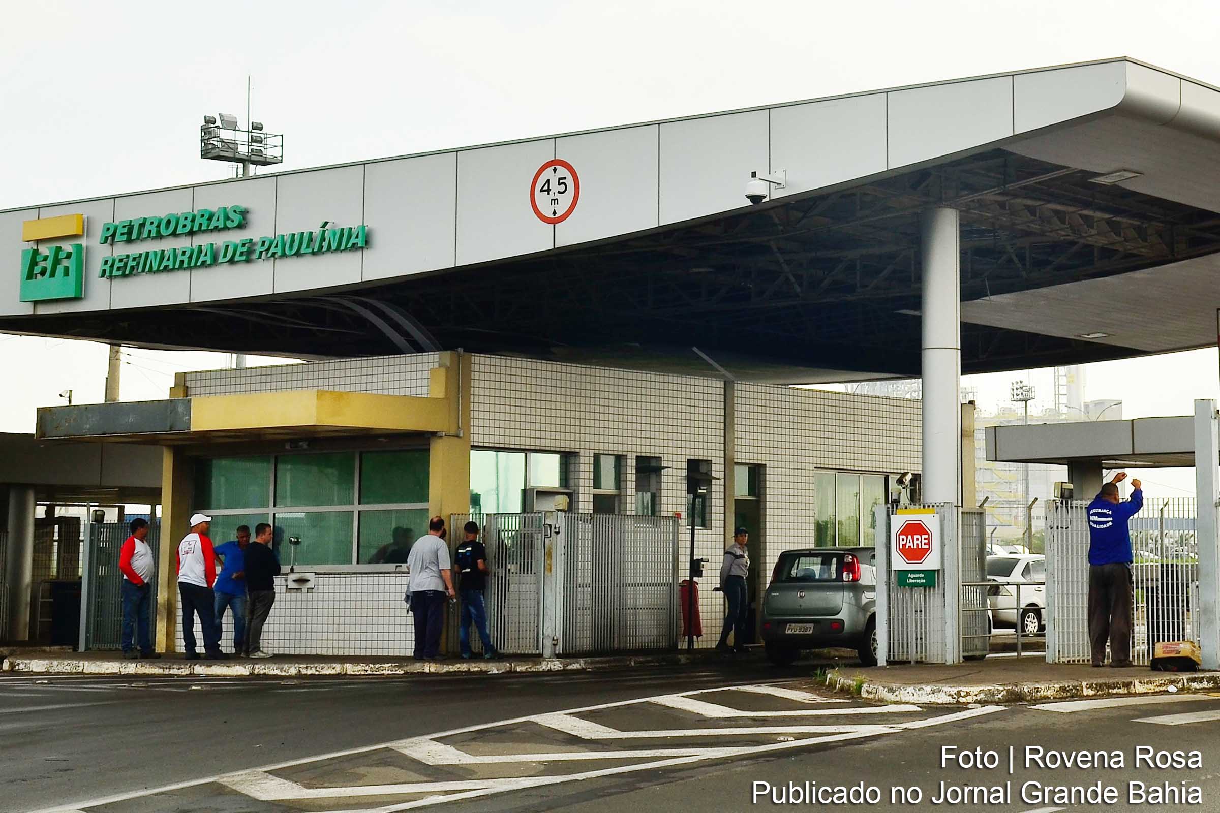 Refinaria de Paulínia (Replan) em São Paulo. Petrobras domina o mercado nacional de Petróleo.