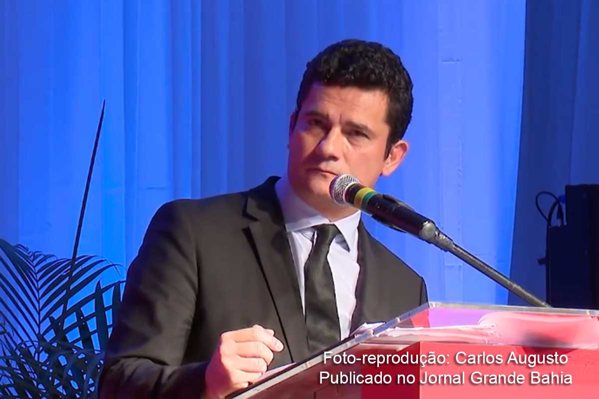 Juiz Sérgio Moro homologa dispensa de Lula.