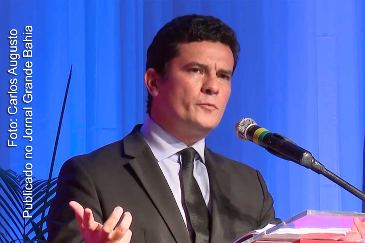 Atuação do juiz Sérgio Moro é questionado por diferentes segmentos da sociedade.