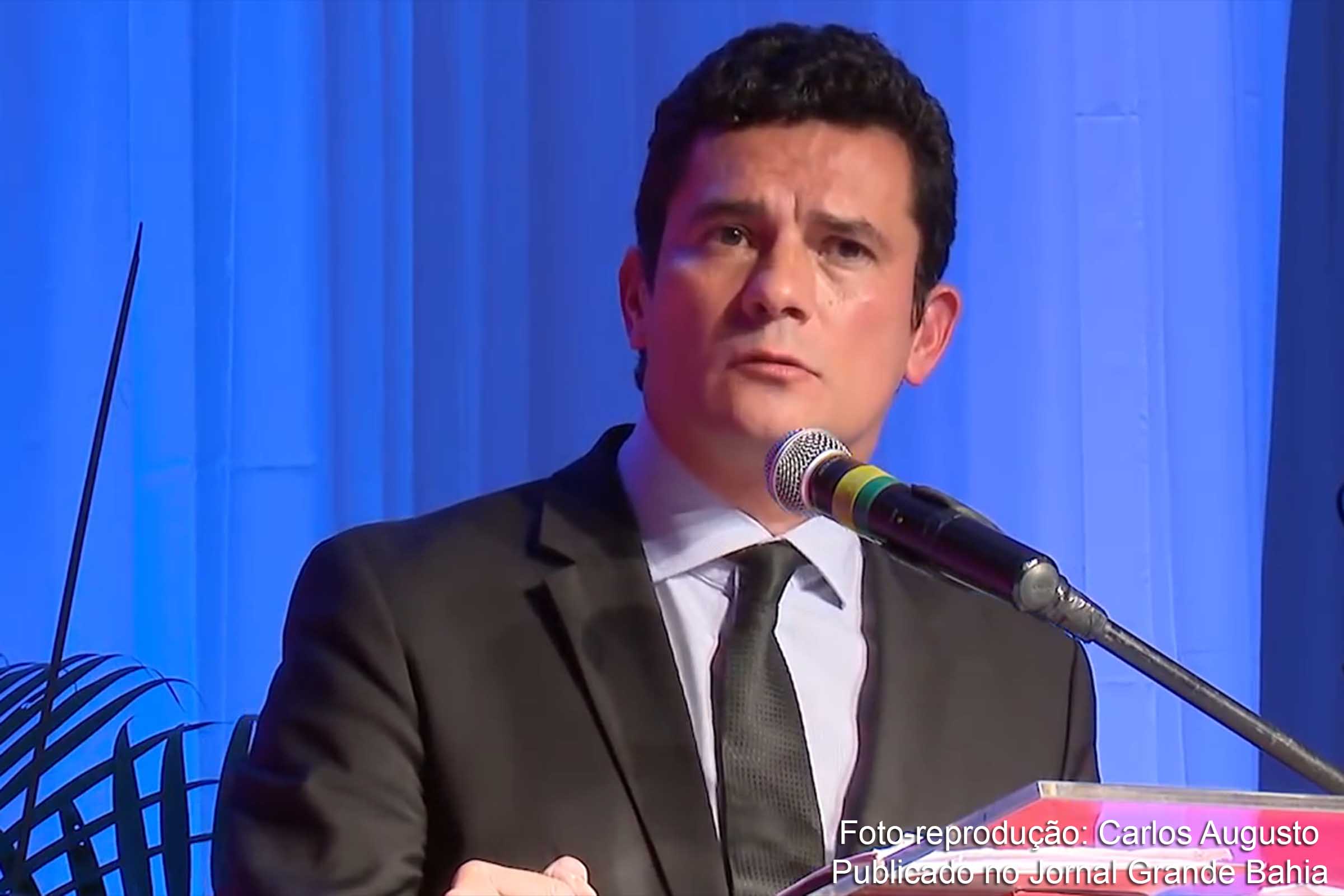 Gravação de conversa foi feita depois que Juiz Sérgio Moro mandou parar interceptação; existem elementos indiciários de violação constitucional