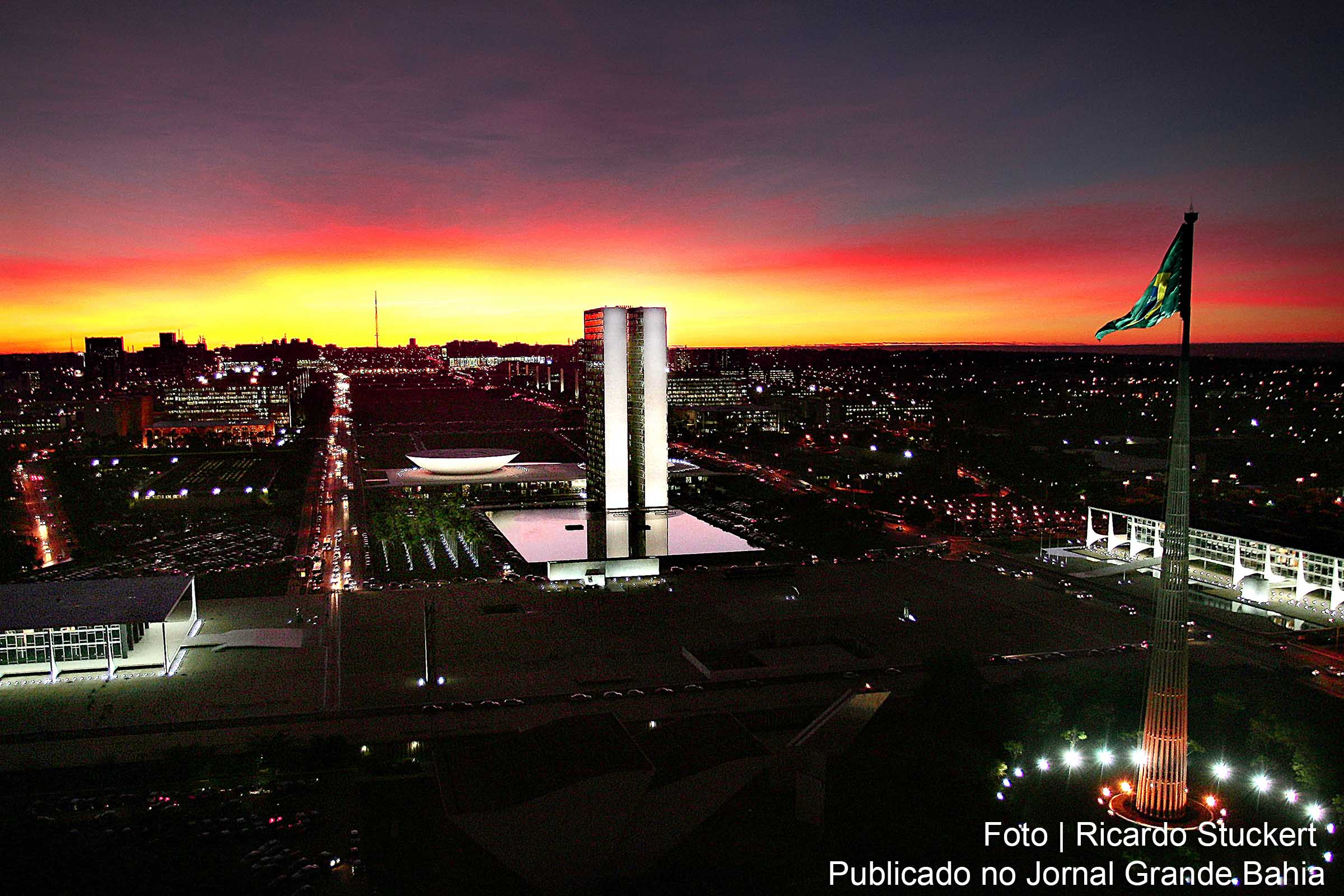 Brasília, 56 anos, uma capital gradeada