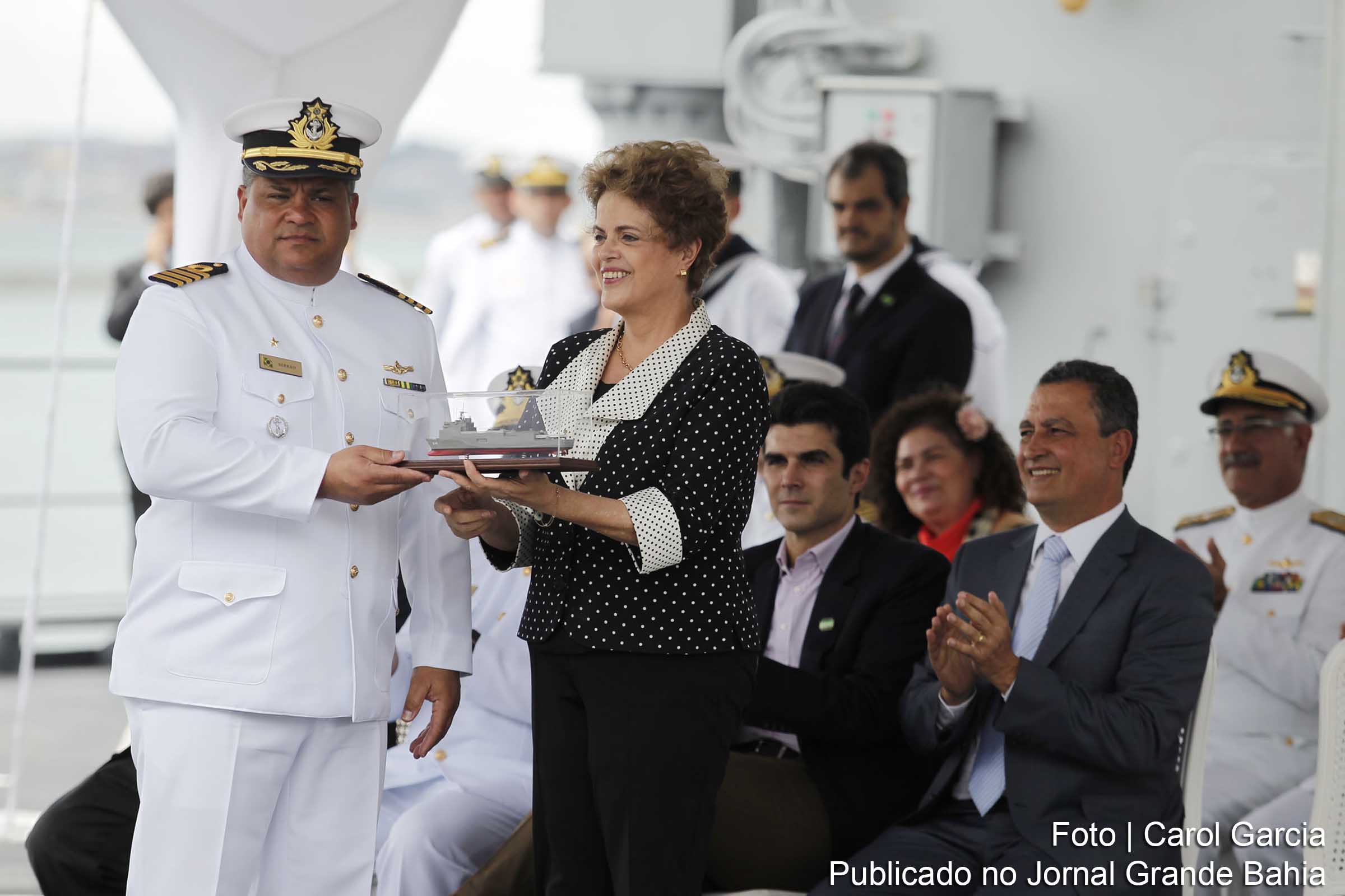 Presidente Dilma Rousseff participa da cerimônia de entrega oficial do Navio Doca Multipropósito (NDM Bahia) à Marinha do Brasil.