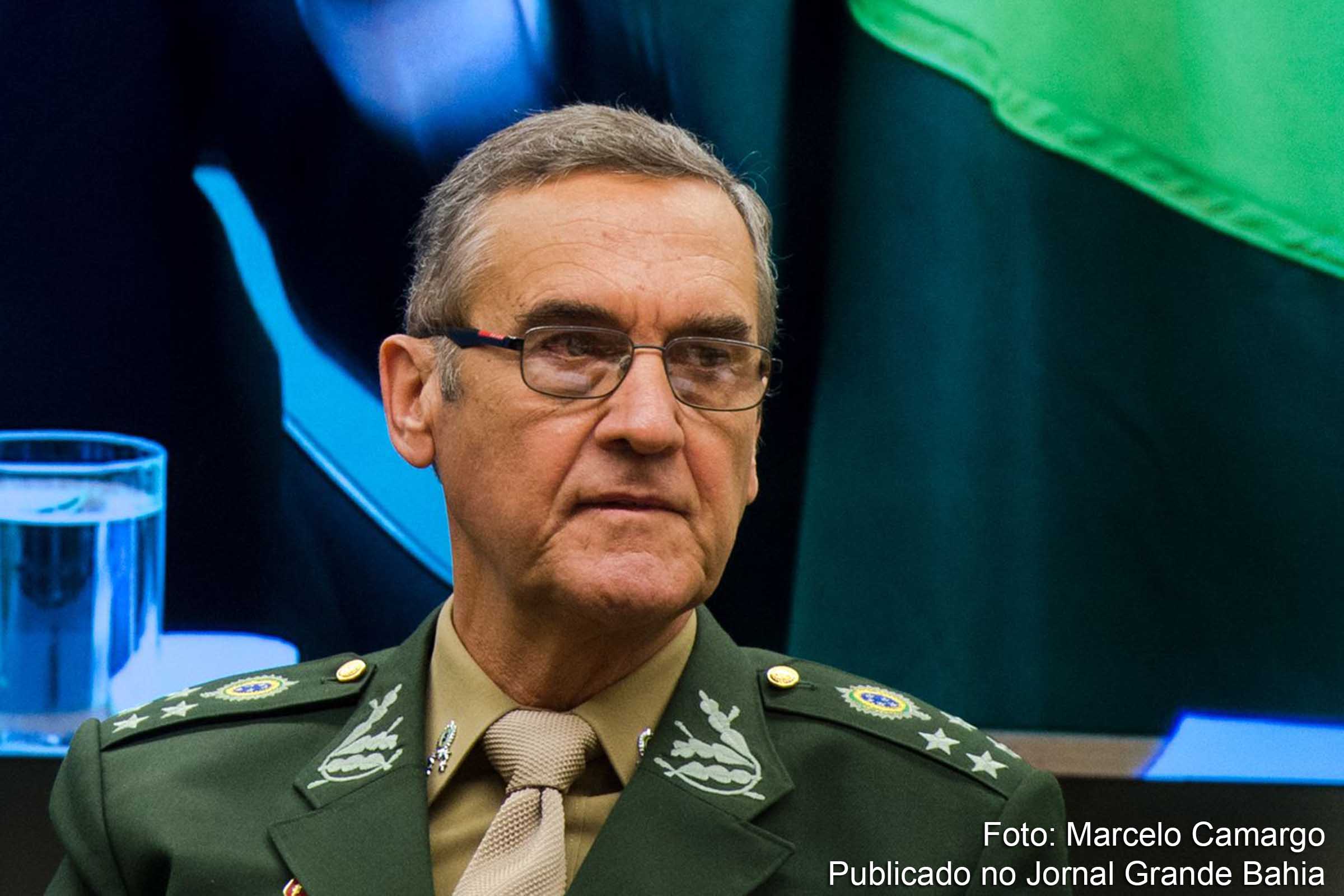 General Eduardo Villas Bôas refuta possibilidade de intervenção militar.