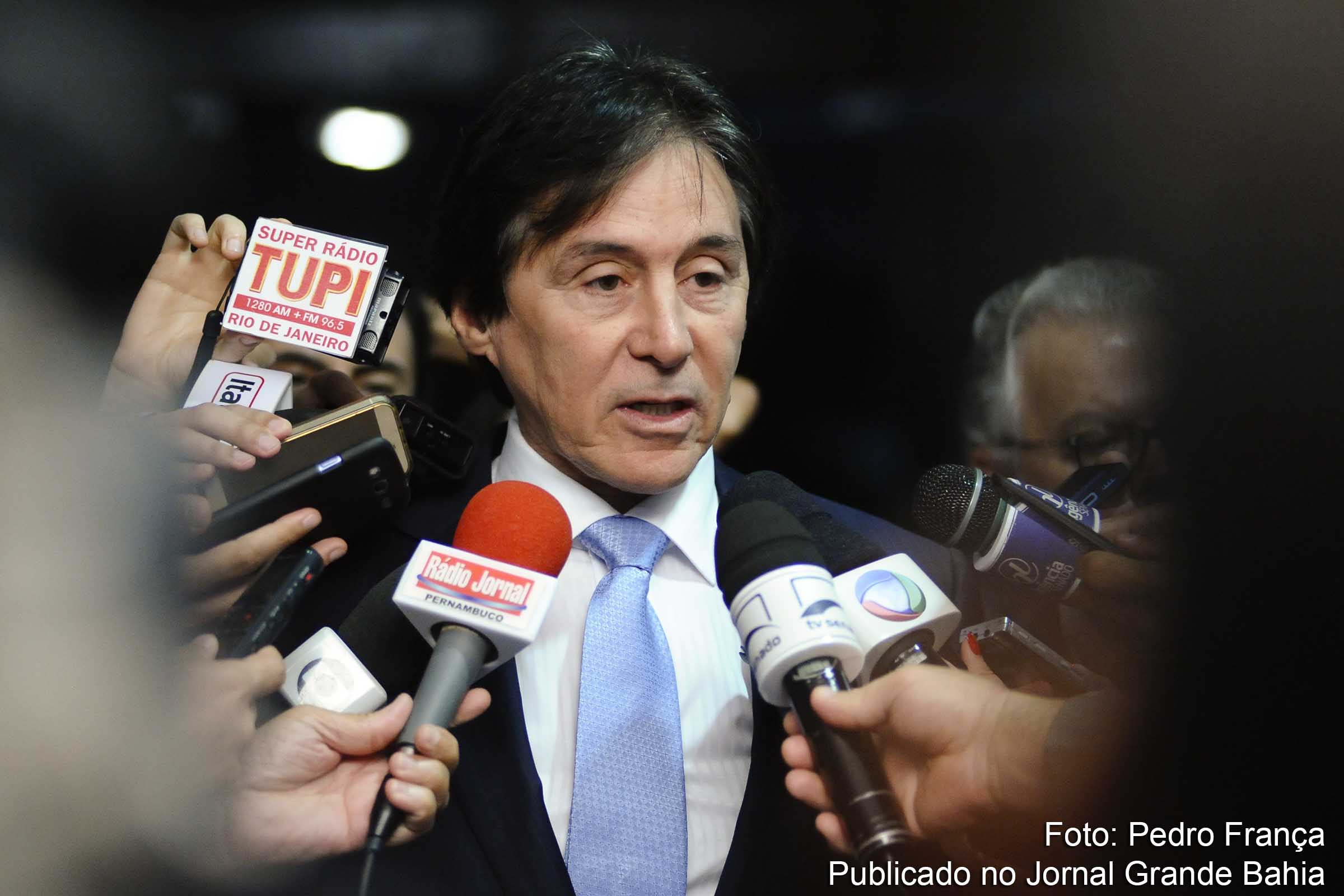 Senadores do PMDB estarão livre para votar no impeachment, diz líder