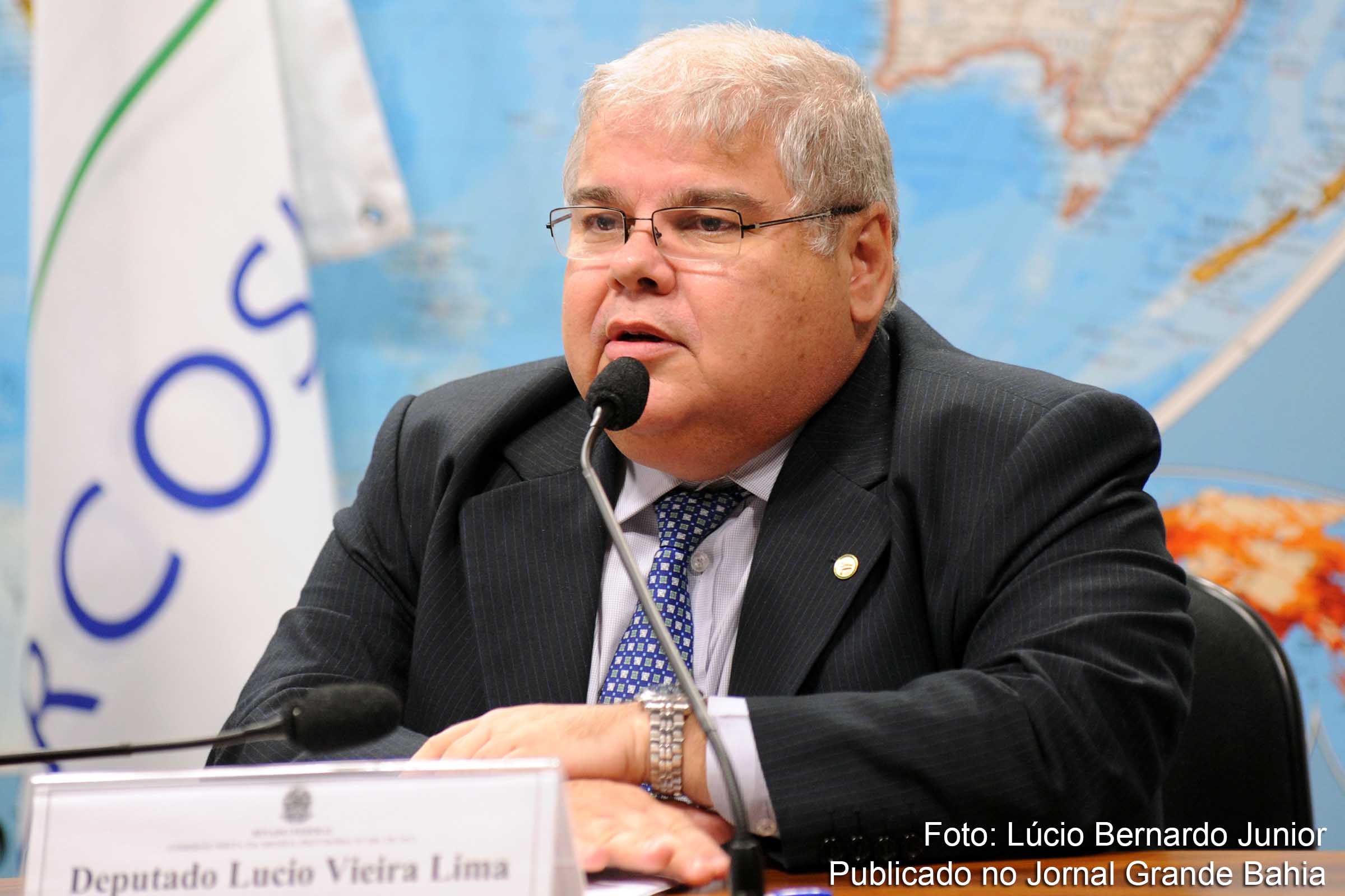 Deputados federais durante reunião da Comissão Especial do Impeachment na Câmara dos Deputados, em Brasília, em abril de 2016, quando o colegiado analisou o parecer que recomendou a abertura do processo contra a então presidenta Dilma Rousseff.
