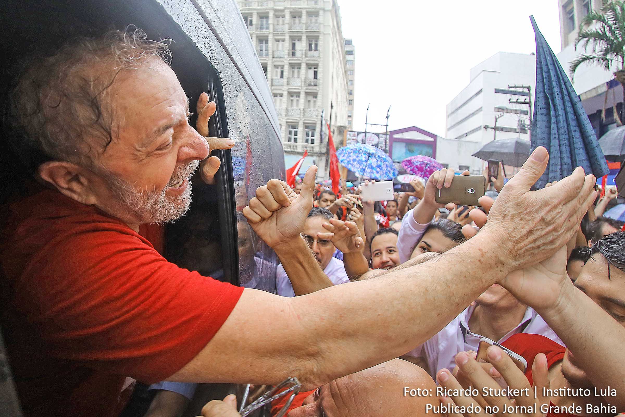 Ex-presidente Lula diz que Michel Temer precisa aprender sobre eleições e que sabe que o que estão fazendo é Golpe de Estado