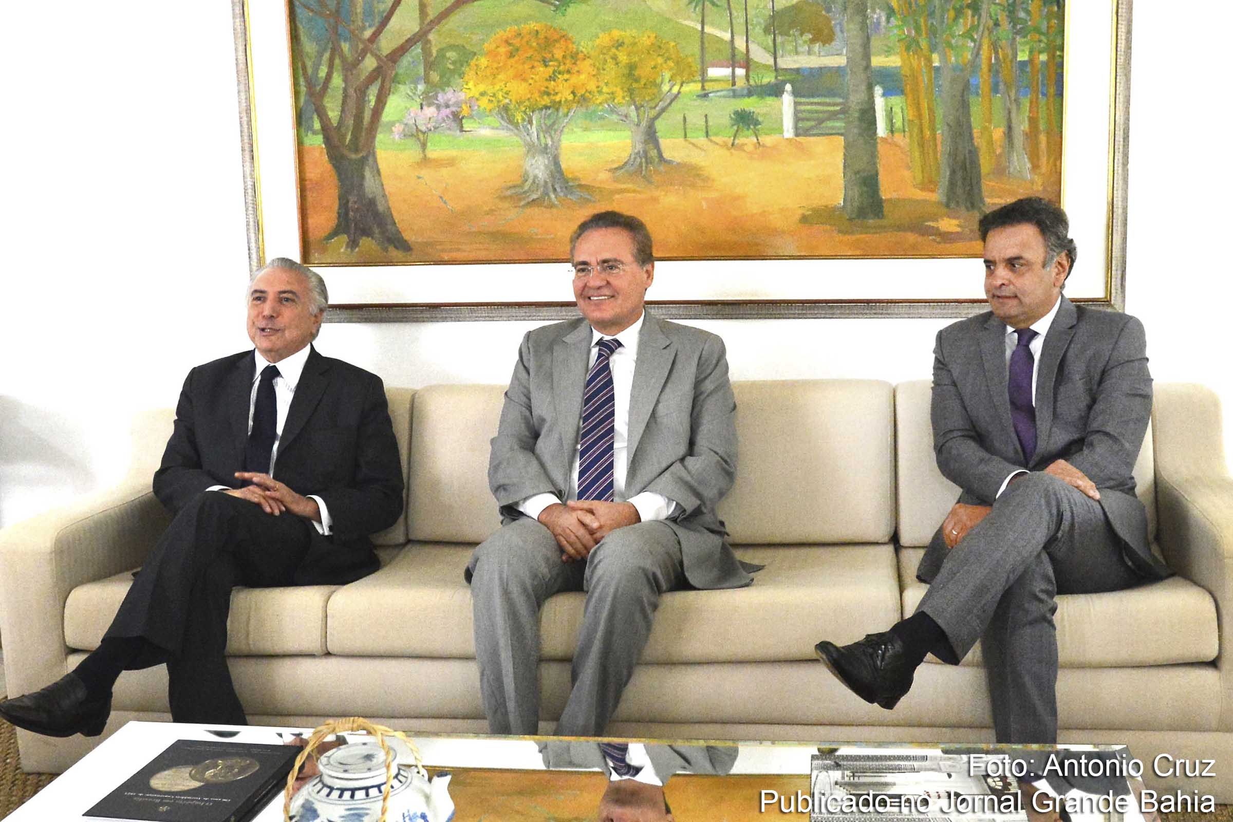Michel Temer, Renan Calheiros e Aécio Neves. Senador Renan Calheiros diz que não votará sobre afastamento de Dilma Rousseff.