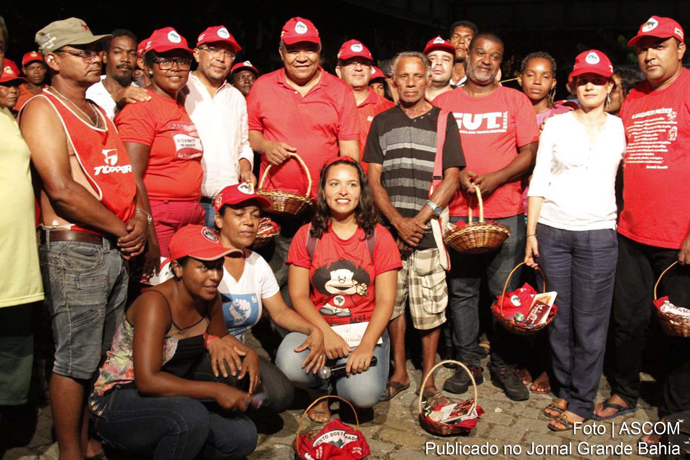 O deputado federal Valmir Assunção participou da plenária do MST em Salvador.