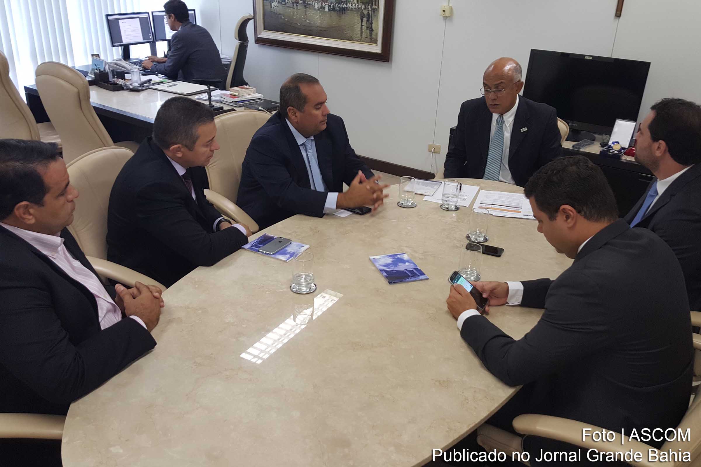 Membros da Bancada da Oposição ao governo Rui Costa, durante reunião no TCE.