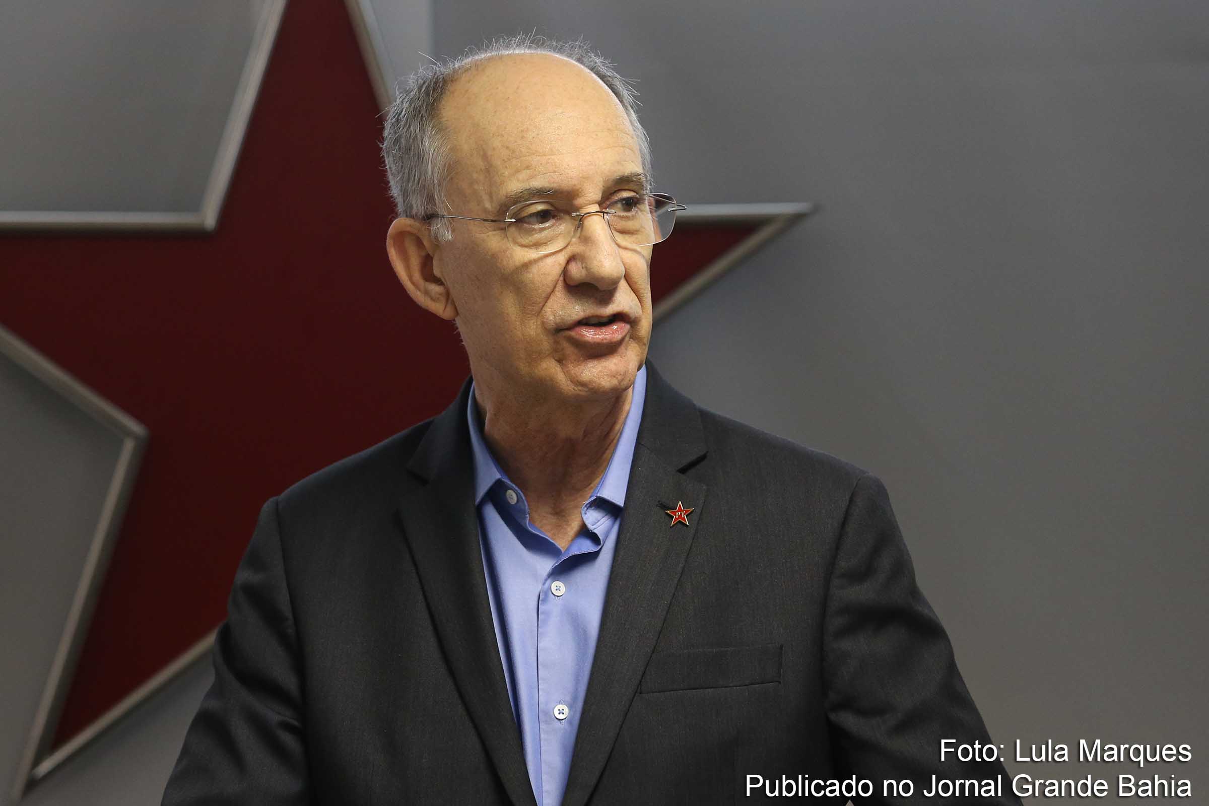"Estamos seguros de que a vitória será nossa", diz o presidente do PT, Rui Falcão.