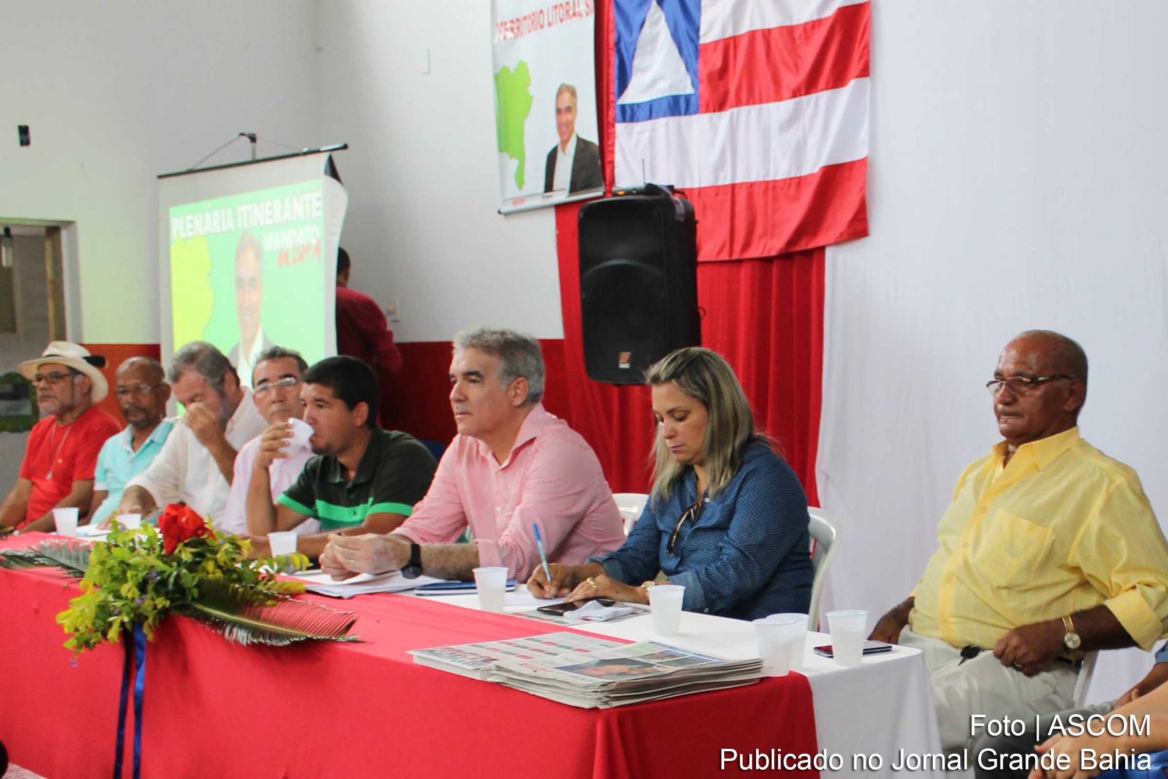 Mais de 300 pessoas participam da primeira plenária itinerante do mandato da luta realizada no município de Barro Preto.