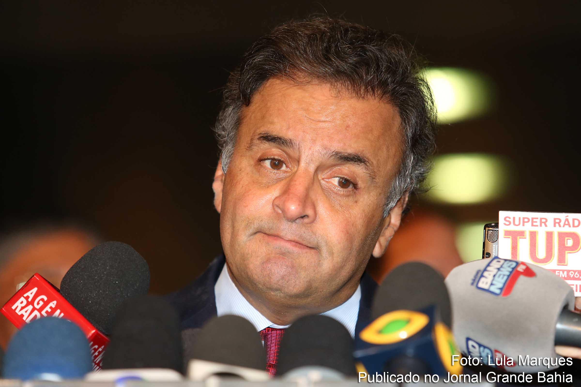 Senador Aécio Neves da Cunha responde a processo no âmbito do Caso Lava Jato.