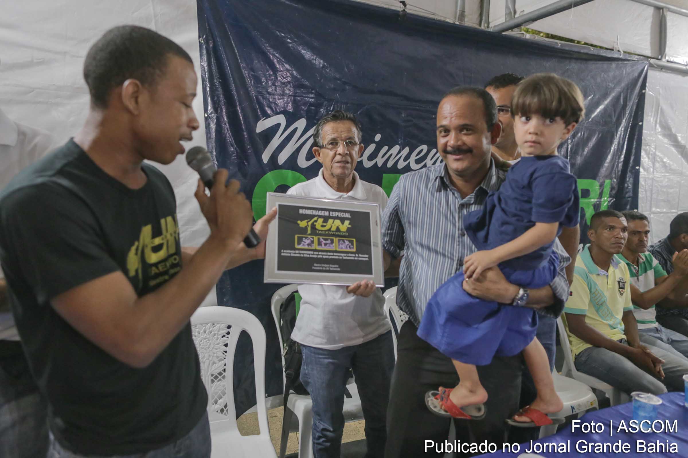 Vereador Antônio Elinaldo Araújo da Silva reúne 1.500 pessoas em Nova Vitória.