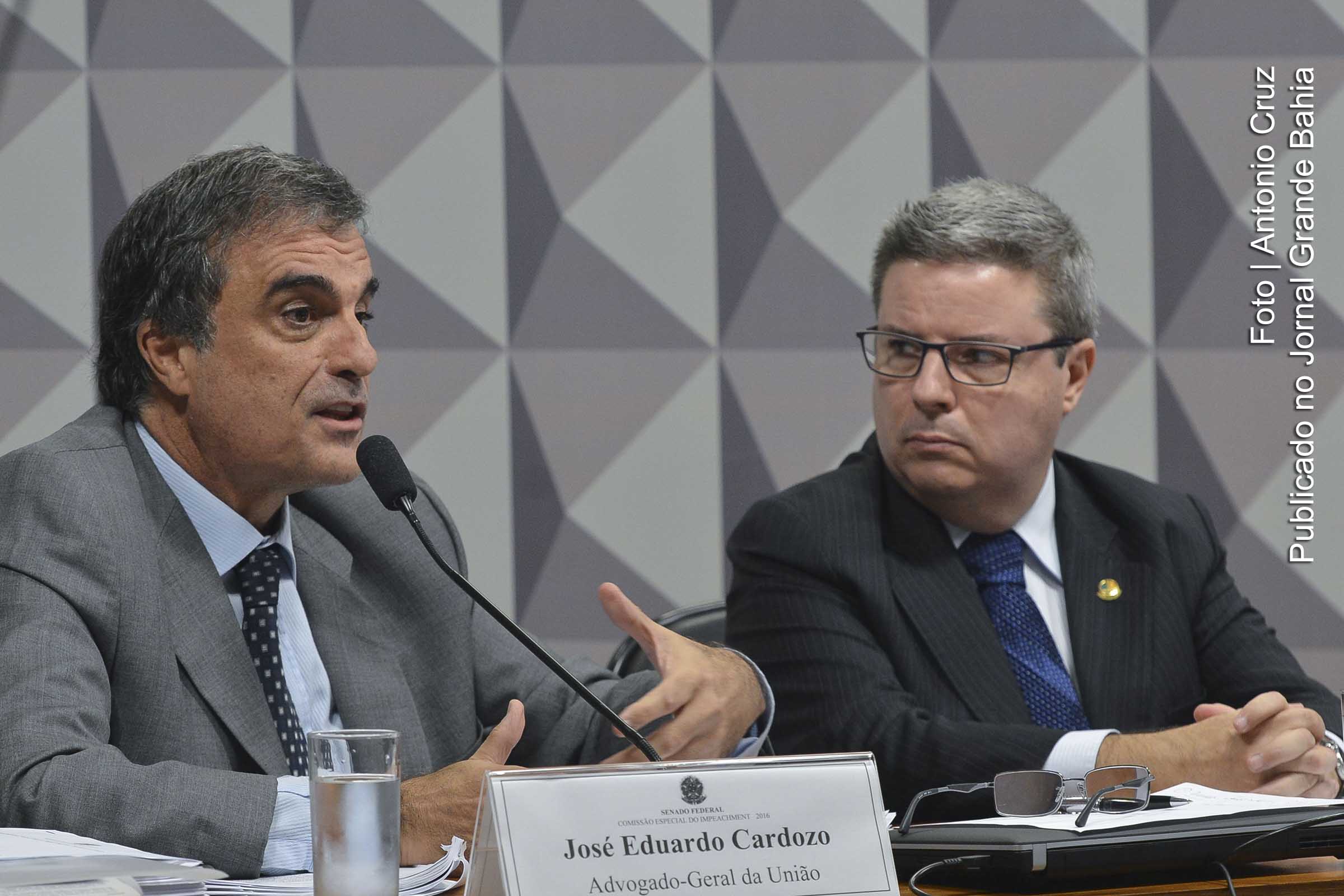 O Advogado-Geral da União, José Eduardo Cardozo, na reunião da Comissão Especial do Impeachment no Senado, para debater o parecer do relator Antonio Anastasia sobre o possível afastamento da presidenta Dilma Rousseff.