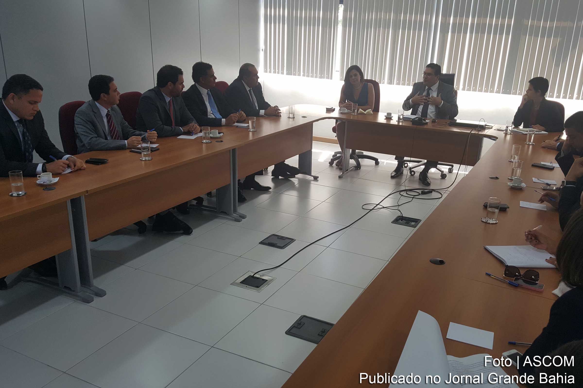 Oposição realiza reunião com o procurador geral do Estado, Paulo Moreno Carvalho.