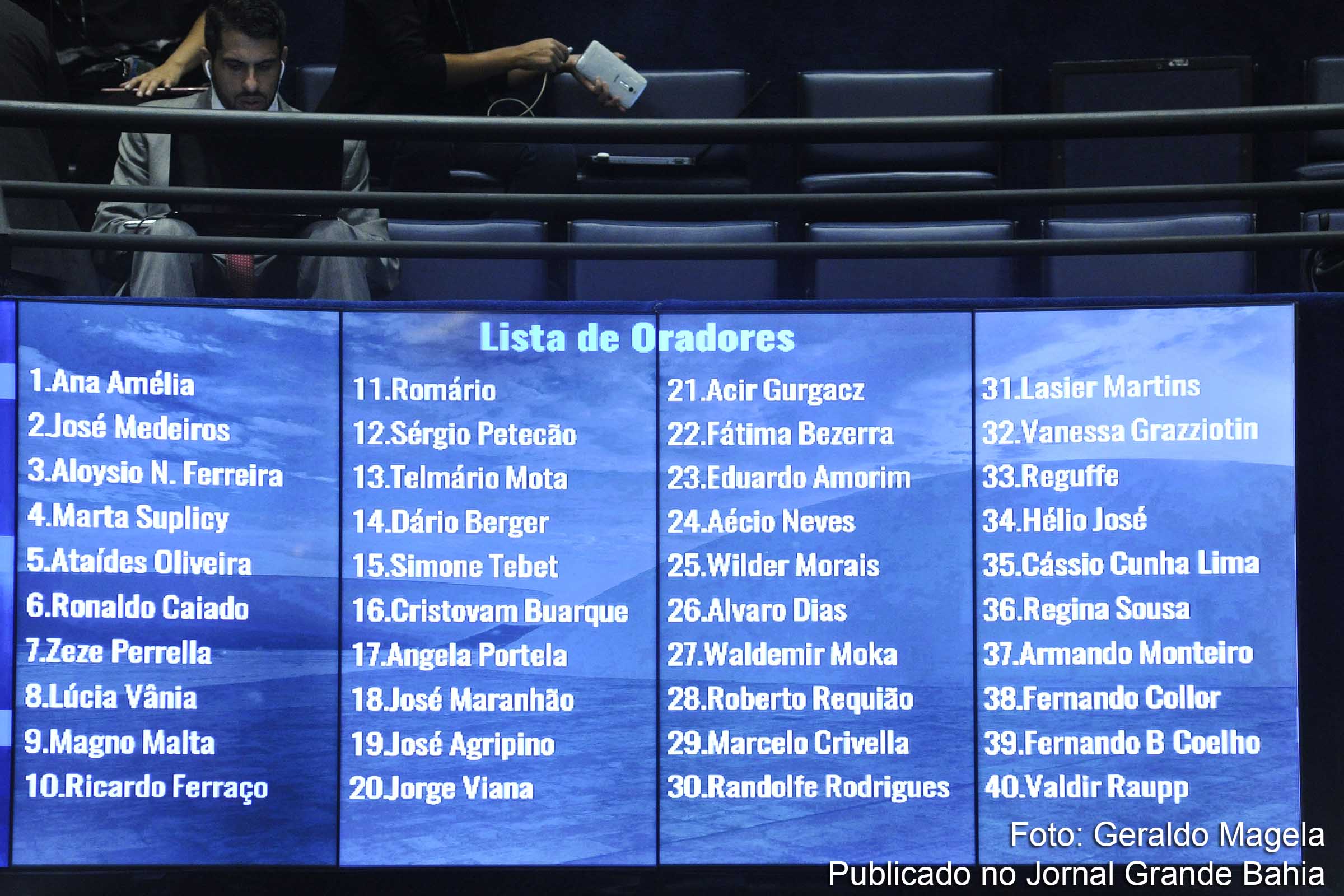 Painel do Senado anuncia oradores inscritos em sessão que debate admissibilidade do processo de impeachment contra a presidente Dilma Rousseff.