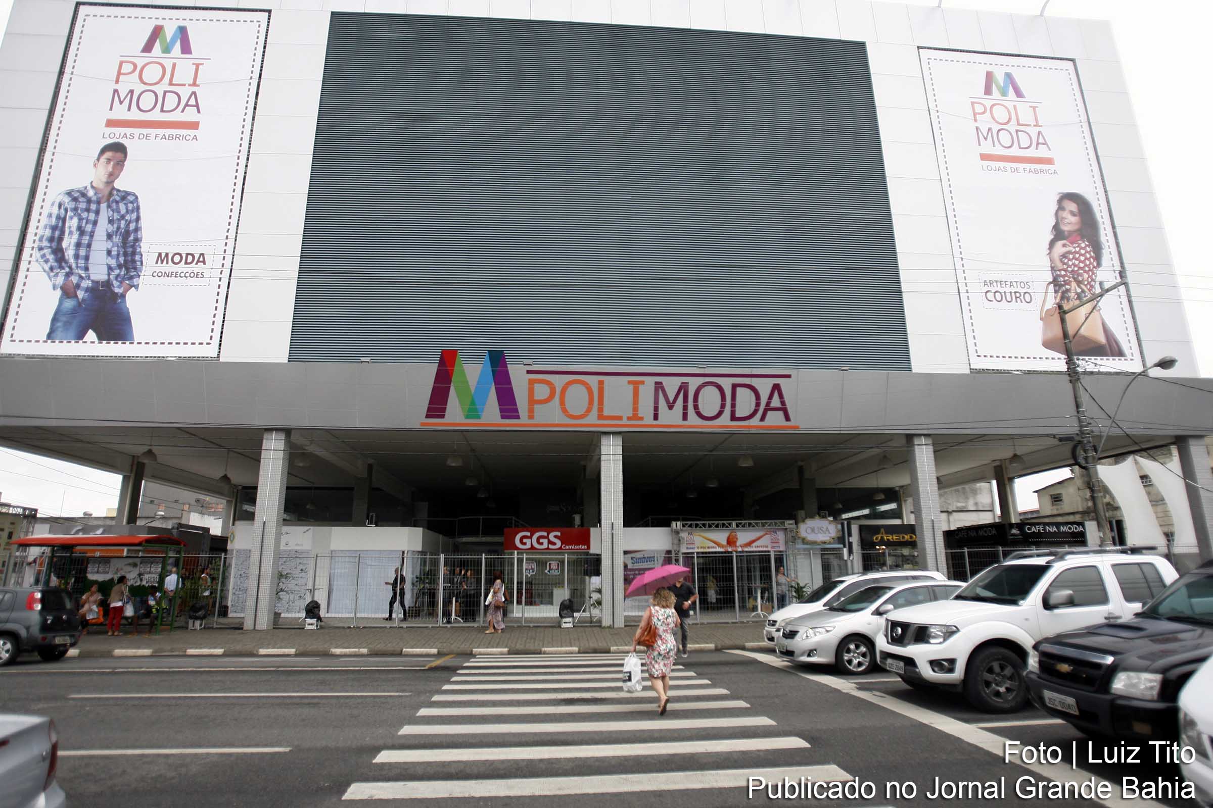 O Polo de Confecções da Bahia (POLIMODA) fica localizado na Avenida Senhor dos Passos, centro de Feira de Santana. O empreendimento foi inaugurado no dia 16/05/2016. O Polimoda possui 70 lojas, gera cerca de 1500 empregos diretos, nos segmentos de confecções, couro e acessório, oferecendo produtos e serviços de qualidade em um espaço único que proporcione satisfação e o melhor custo/benefício aos consumidores.