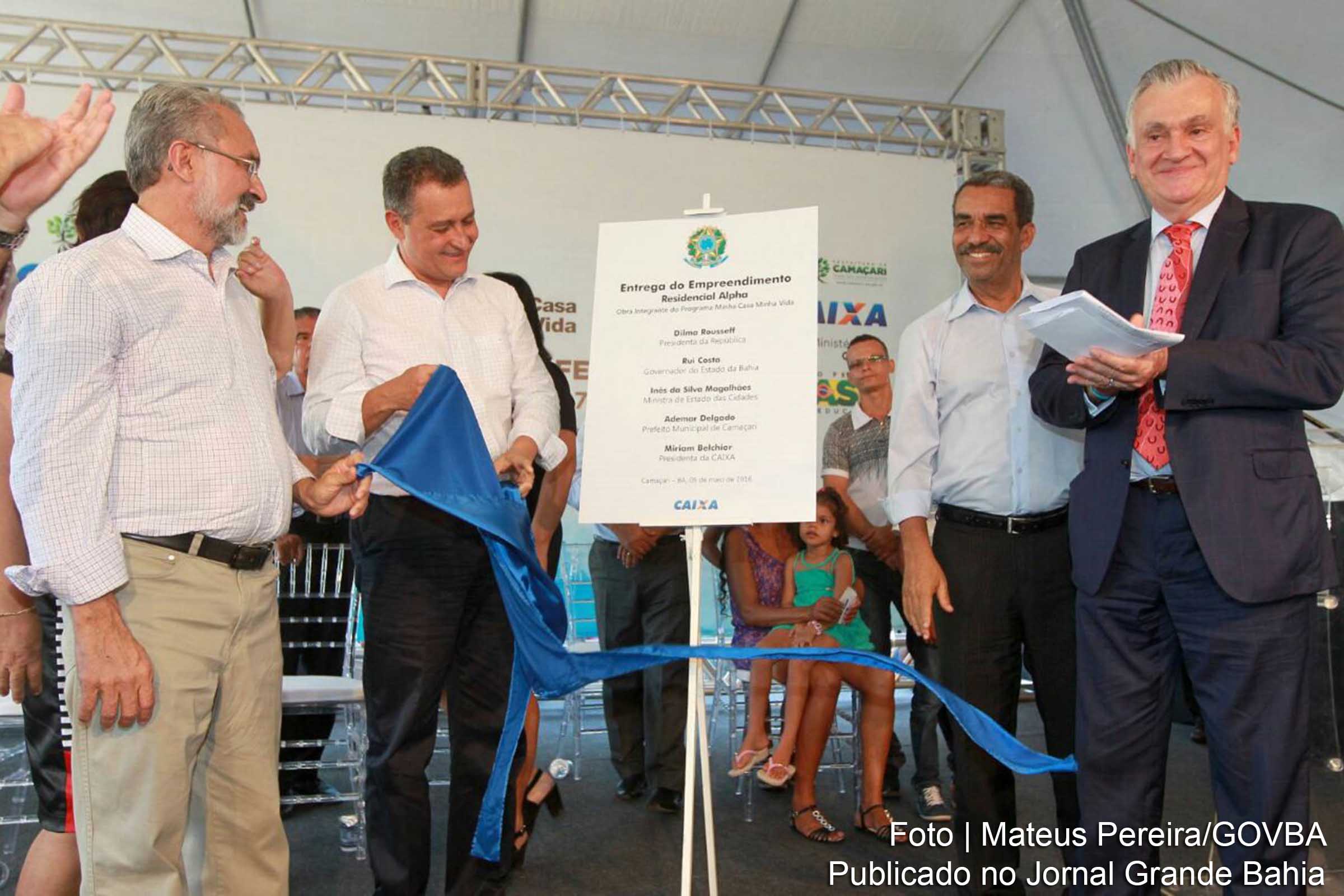 Governador Rui Costa inaugura o Residencial Alpha, no município de Camaçari. Ministro da Cultura, Juca Ferreira, participa do ato.