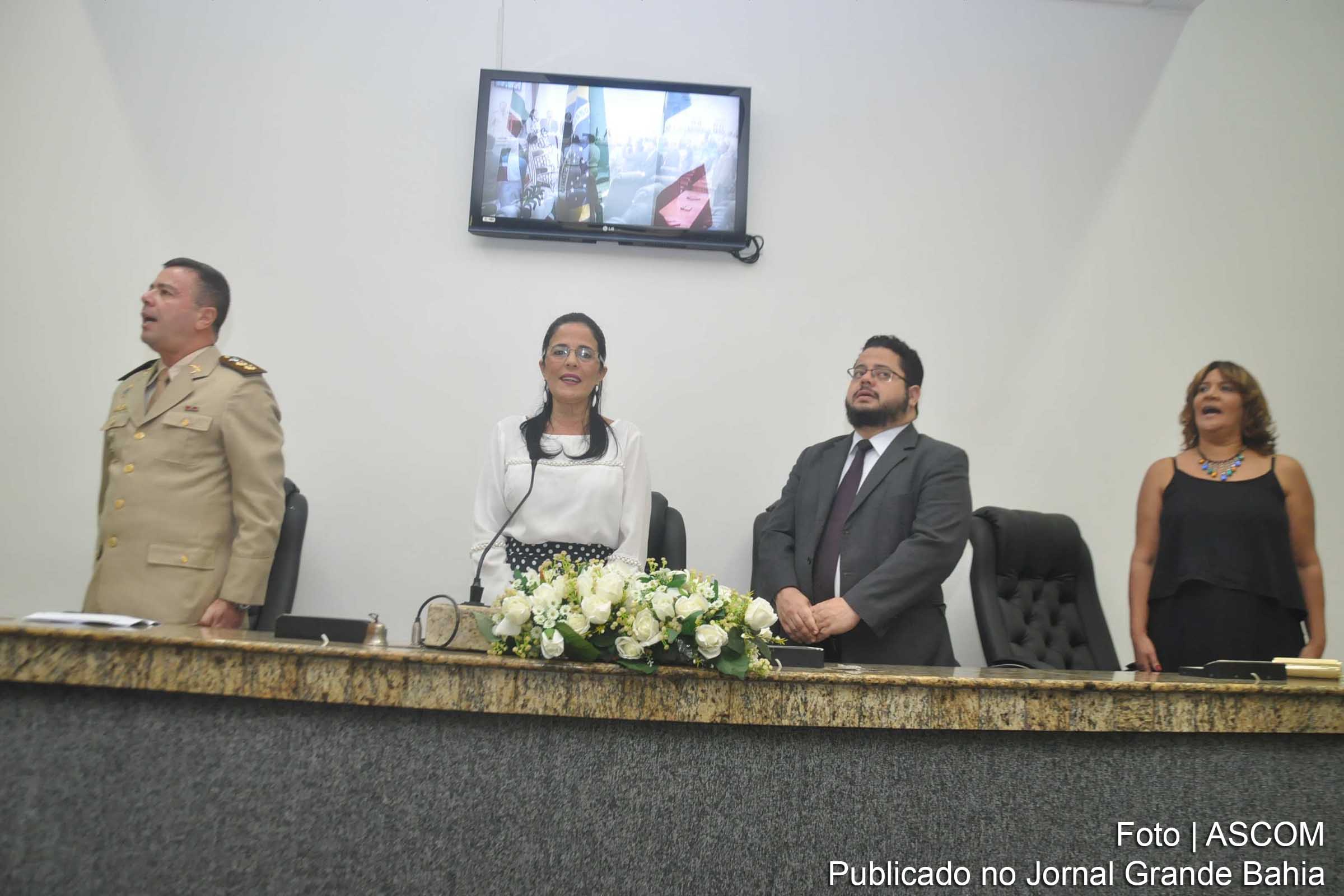 Sessão da Câmara Municipal de Feira de Santana certificou Colégio da Polícia Militar.