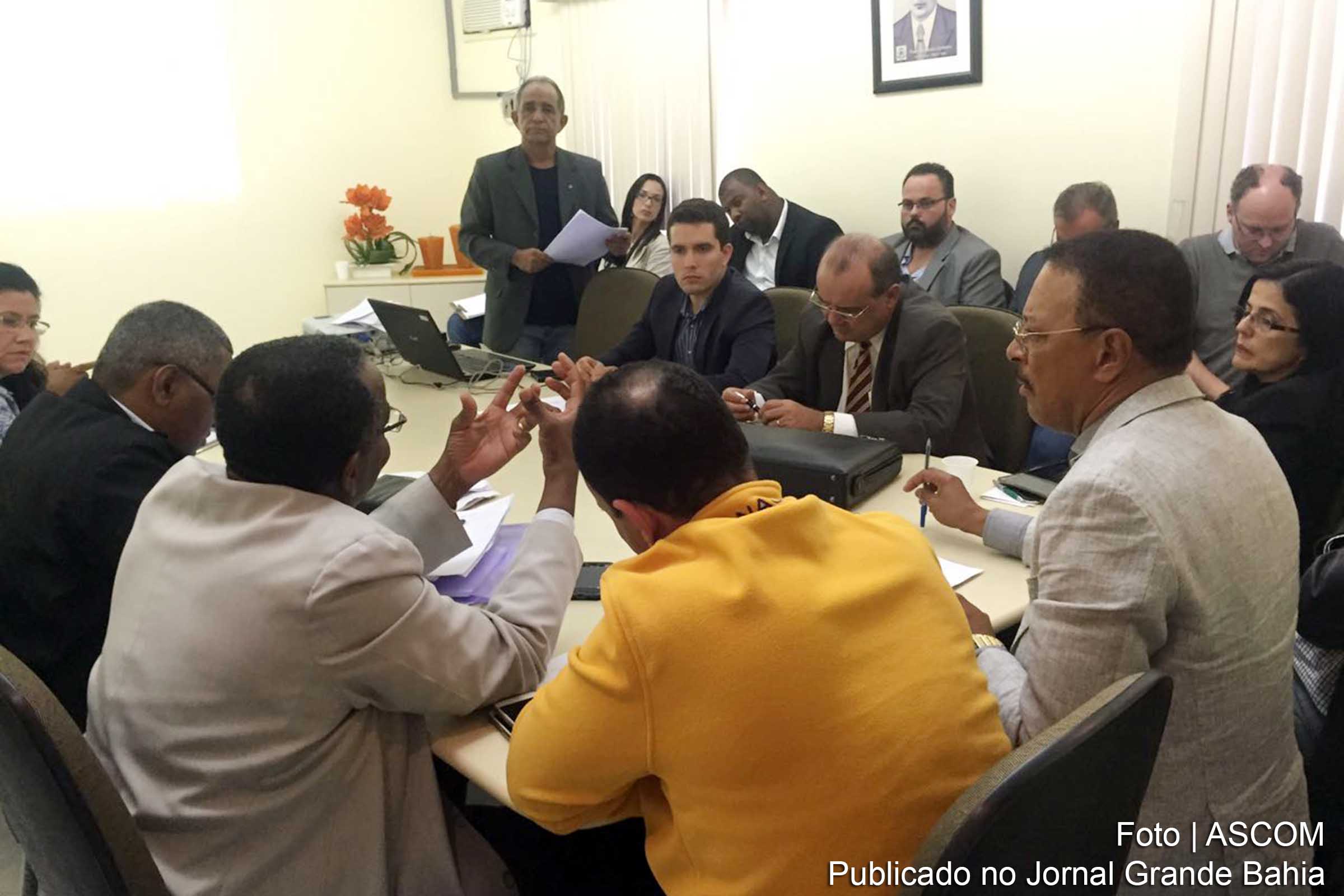 Comissão da Câmara Municipal de Feira de Santana ouve empresas de ônibus para esclarecimentos.