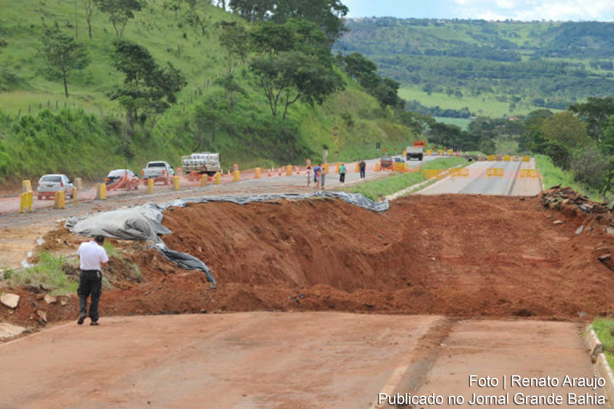 Fechamento de rodovias e portos é considerado principal risco para setor agropecuário no Brasil.
