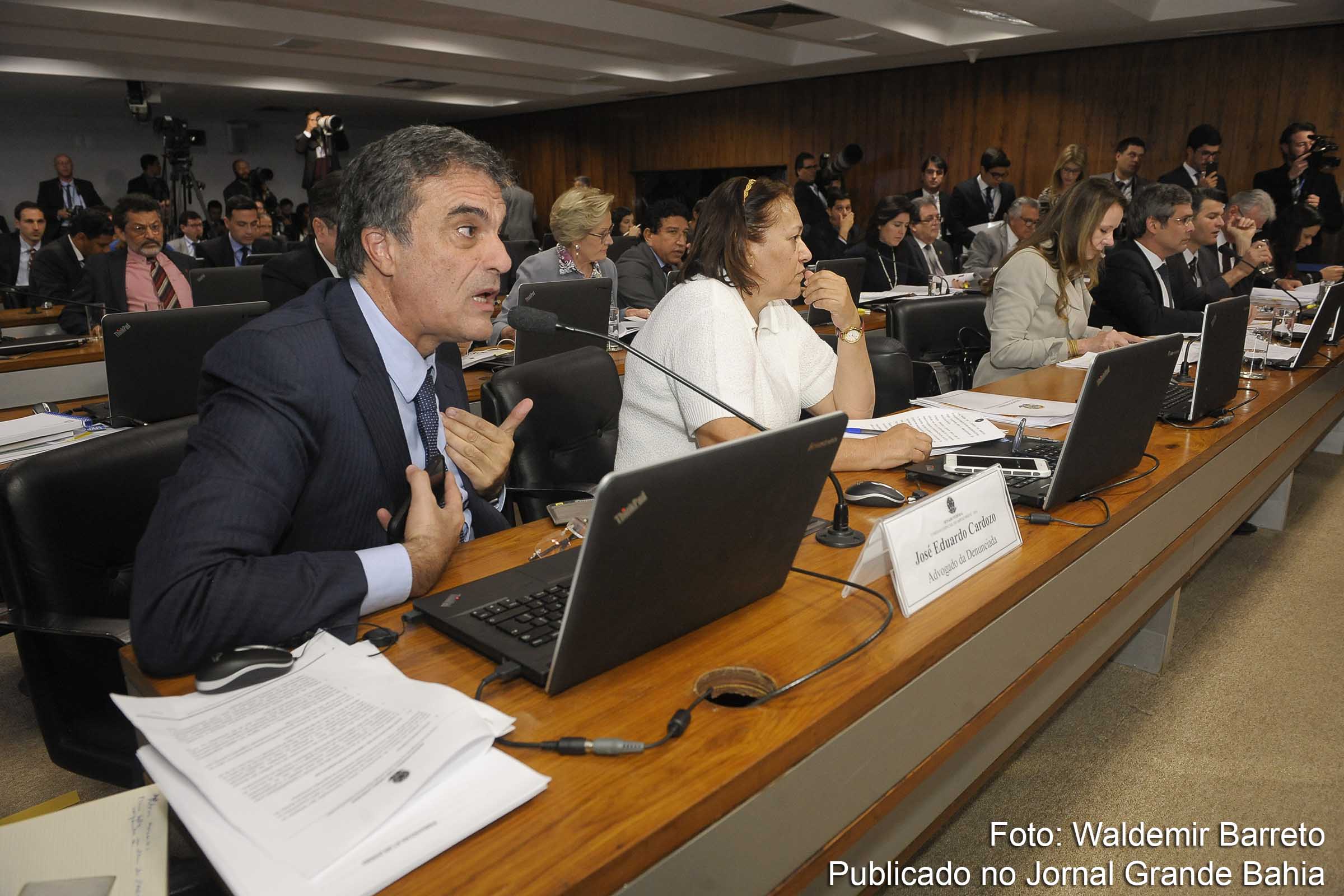 José Eduardo Cardozo: Eduardo Cunha (PMDB-RJ) deflagrou o processo de impeachment com o objetivo de “evitar a persecução penal de supostos envolvidos em esquema de recebimento de propina que estavam na mira da Operação Lava Jato”.