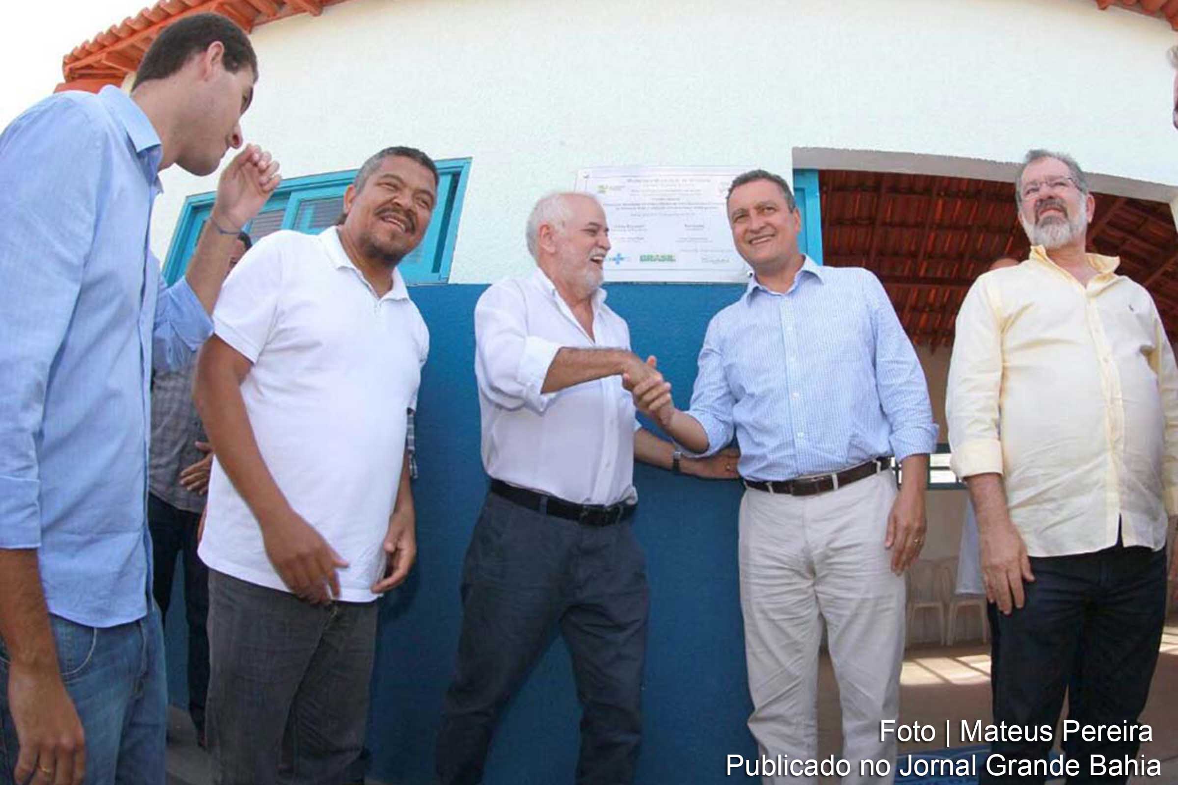 Deputado federal Valmir Assunção, prefeito Arnaldo Pires e governador Rui Costa.