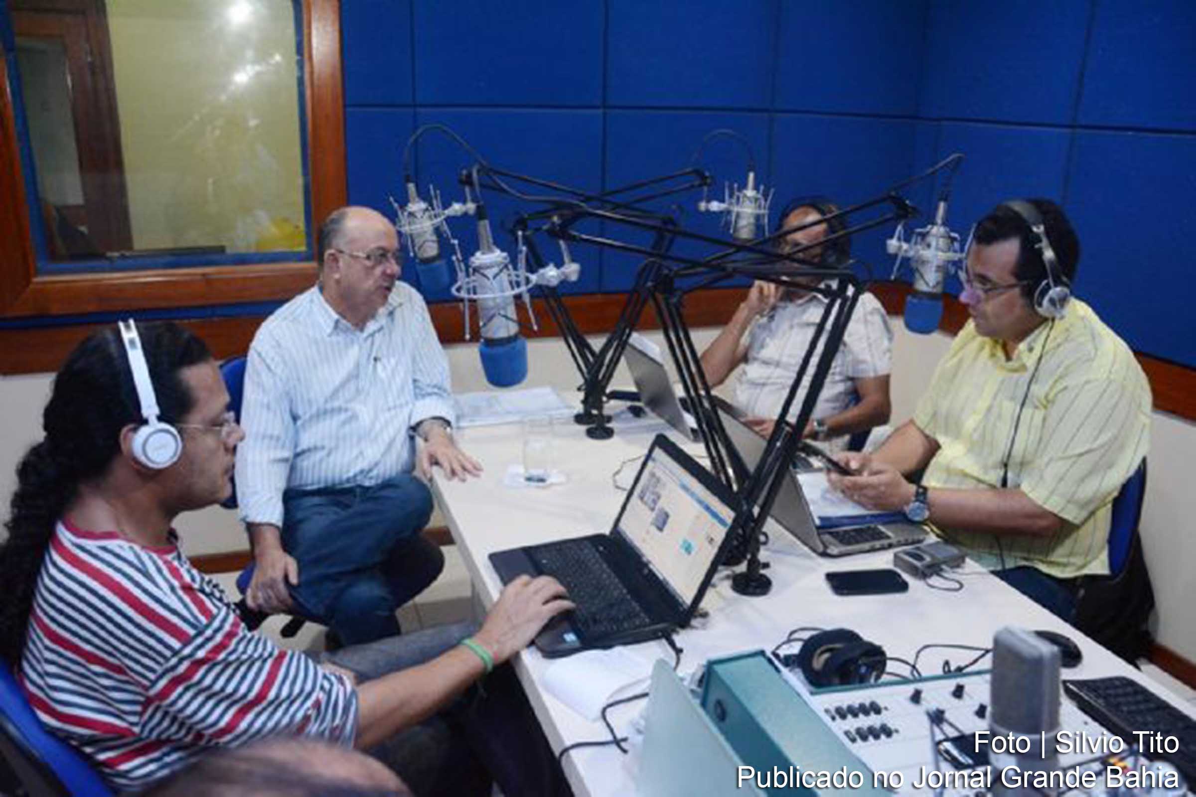 Prefeito José Ronaldo durante entrevista ao Programa Rádio Repórter.