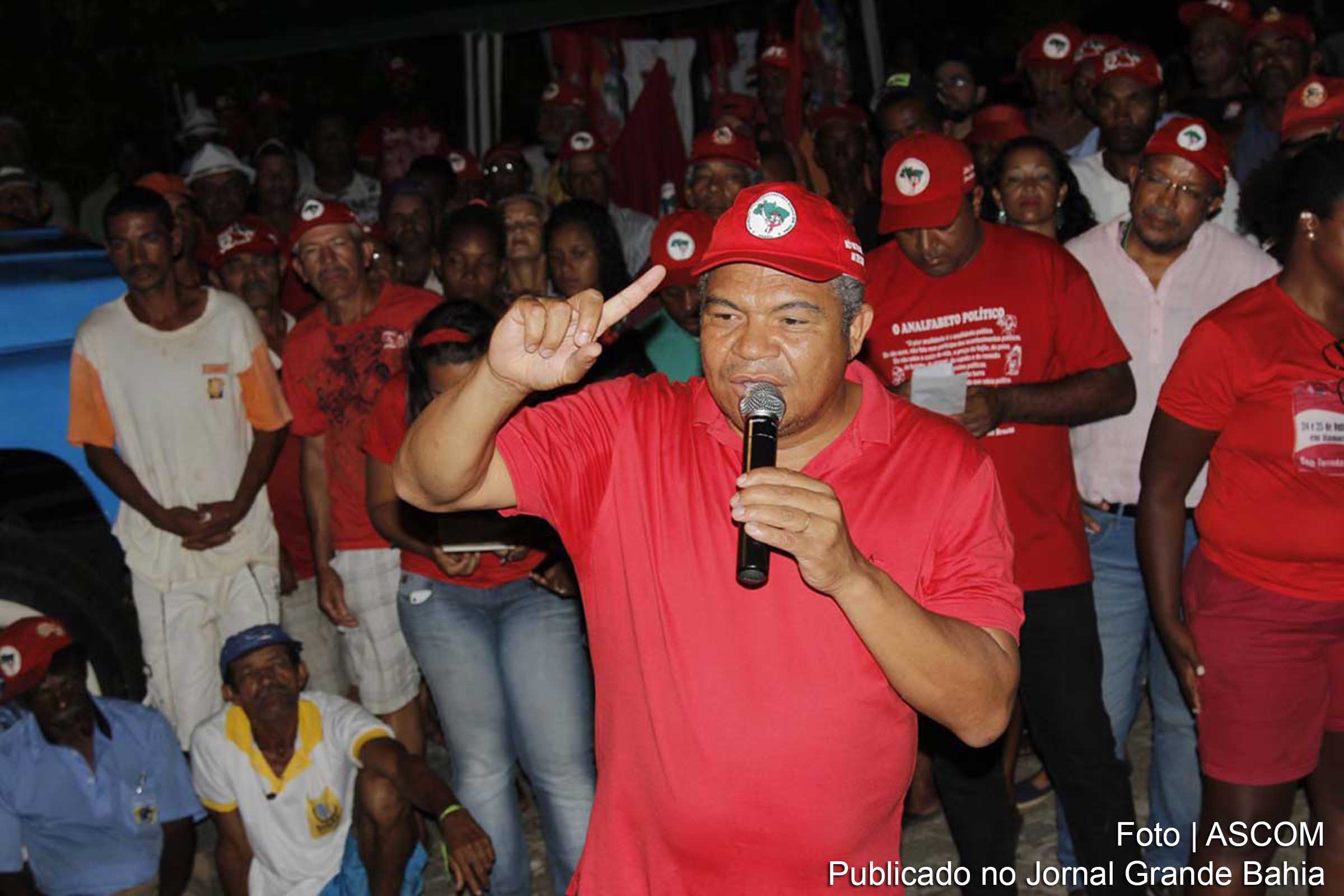 O deputado federal Valmir Assunção mobiliza forças sociais para os protestos 'Fora Temer'.