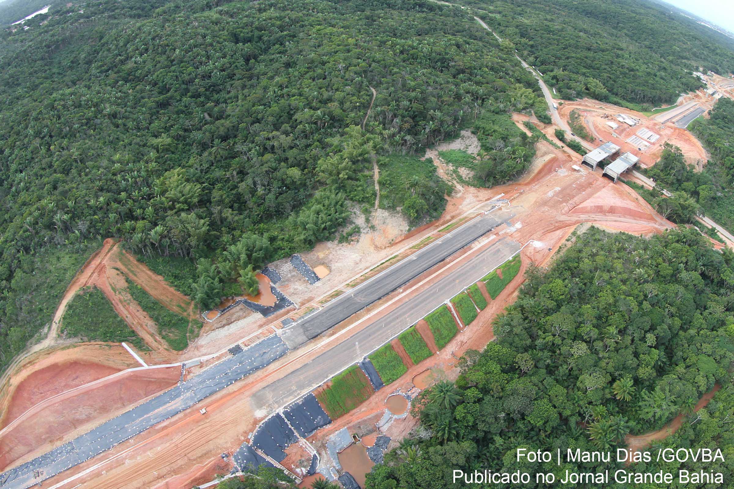 Vista aérea da Via Metropolitana Camaçari-Lauro de Freitas.