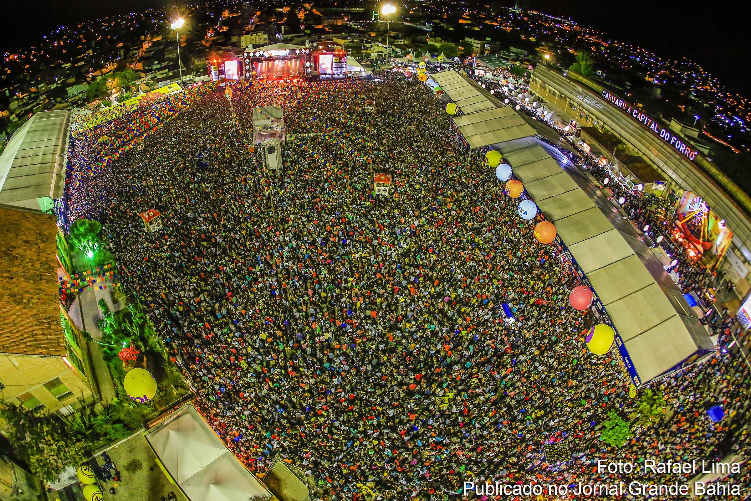 Vista aérea do sítio da festa de São João de Caruaru, em Pernambuco.