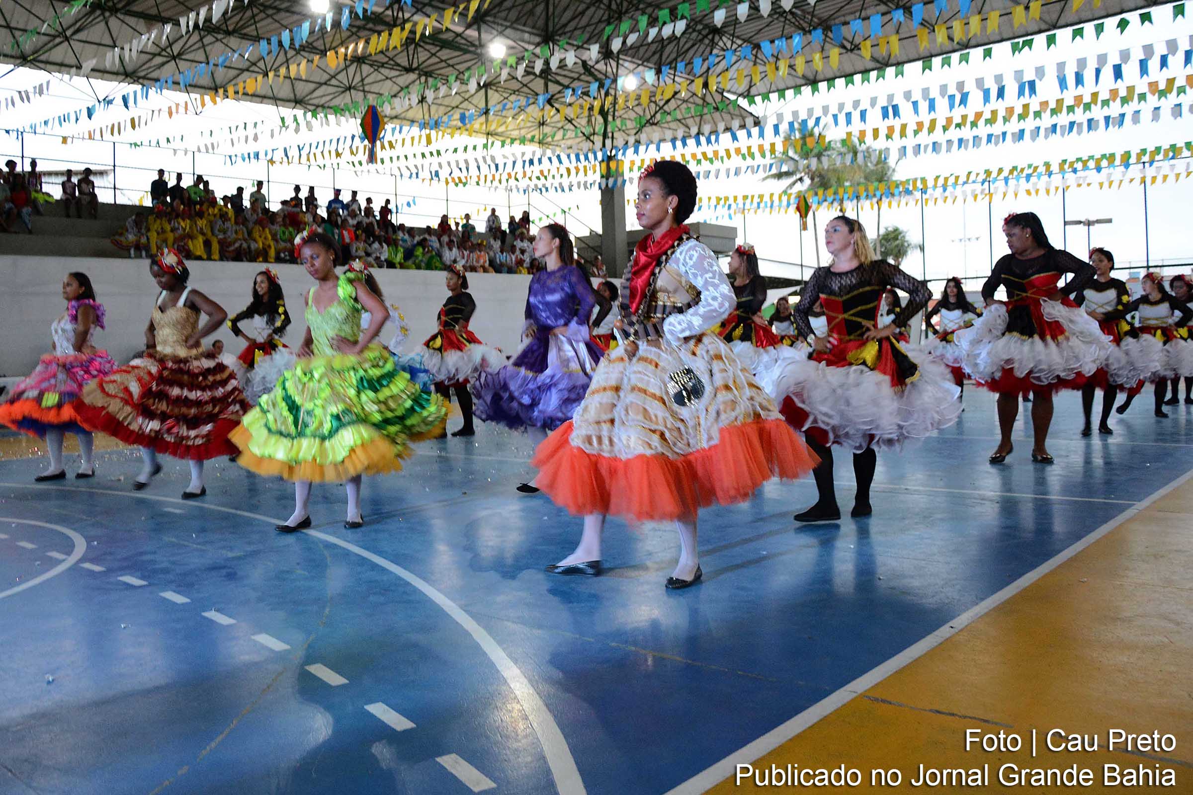 Cena do 34º Arraiá de Santana. Evento ocorre em Feira de Santana.