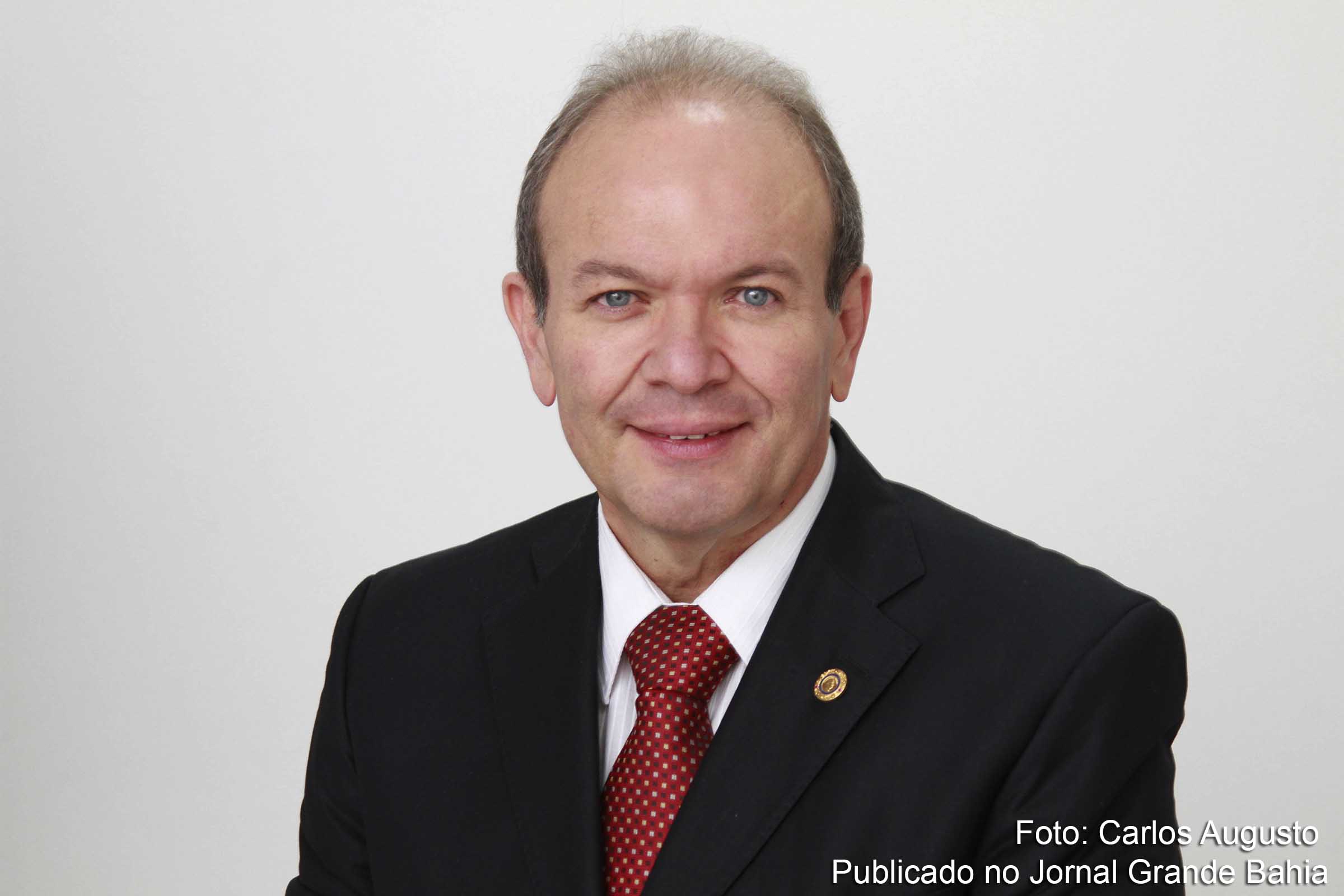 Carlos Antônio de Moraes Lucena atuou como procurador-geral do município de Feira de Santana.