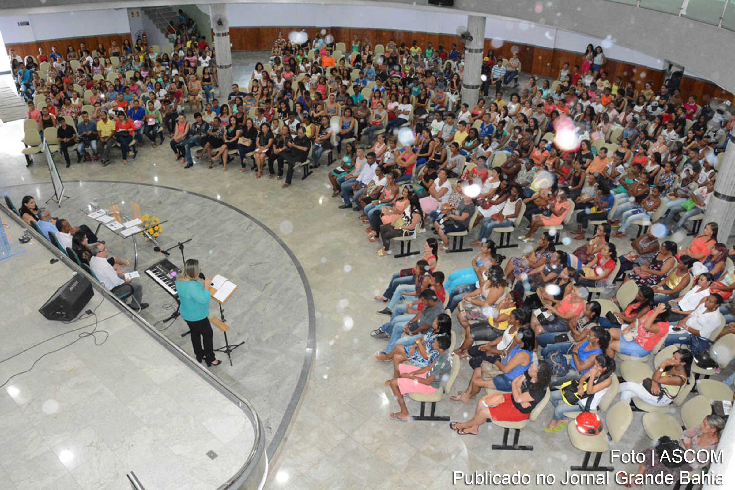 Aula inaugural do Centro Integrado de Capacitação e Apoio ao Adolescente e Família (CICAF) Gilza Melo ocorre em templo religioso.