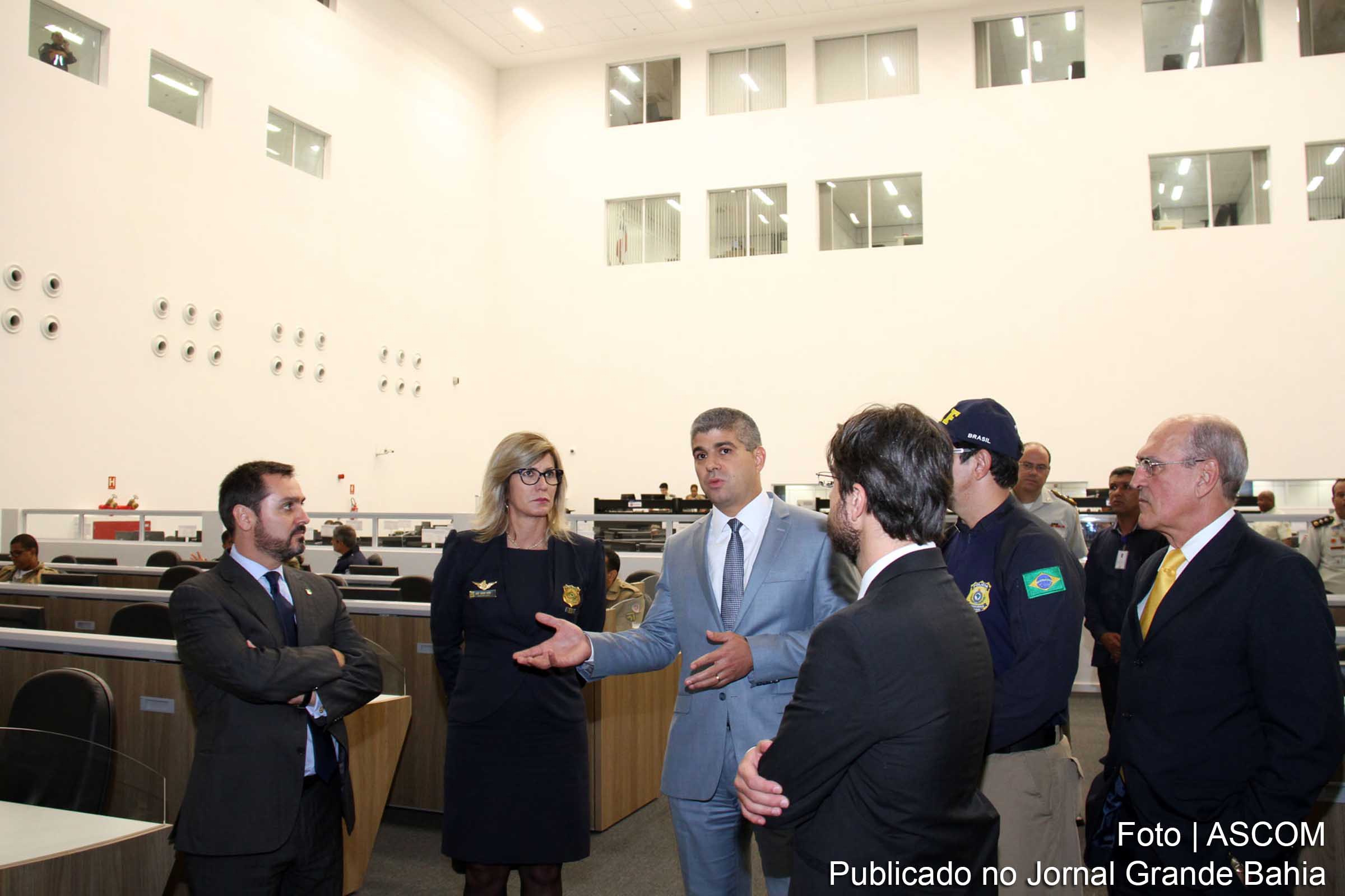 Diretora nacional da PRF e secretário da Sesge visitam Centro de Inteligência da SSP Bahia