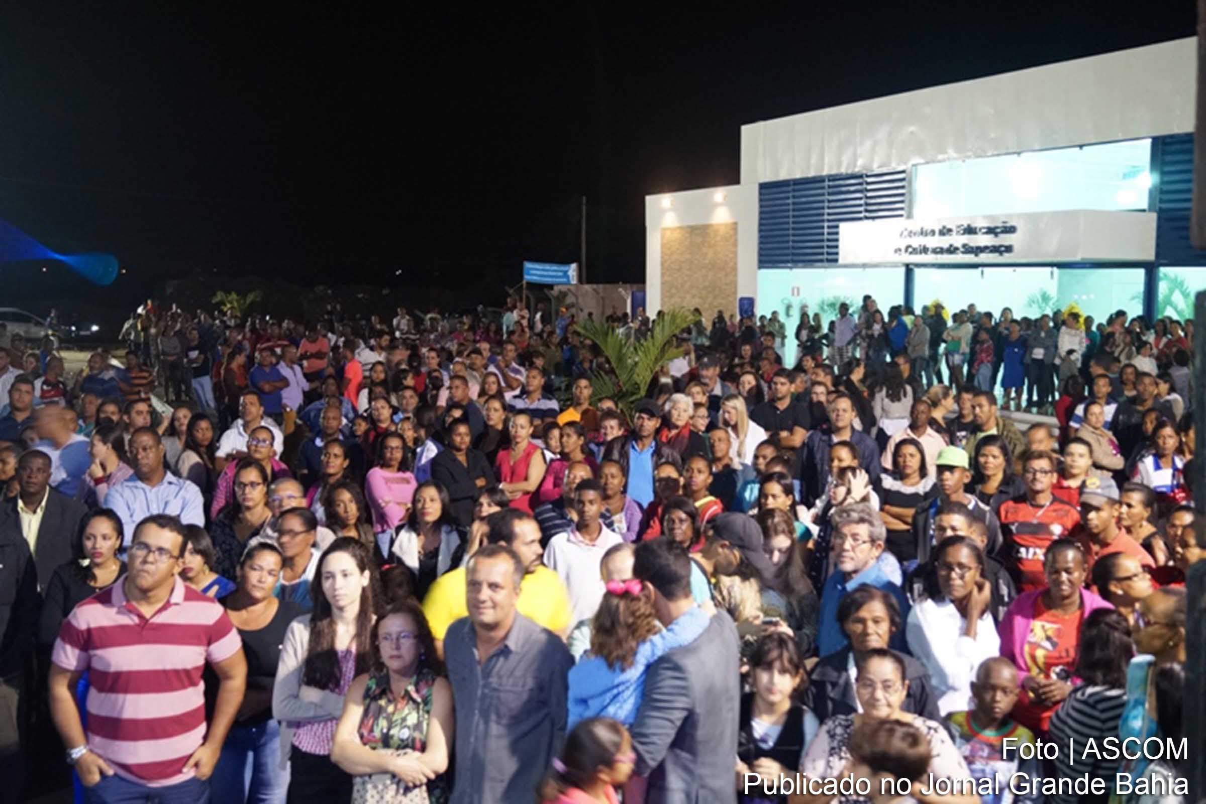 Inaugura série de obras importantes em Sapeaçu.