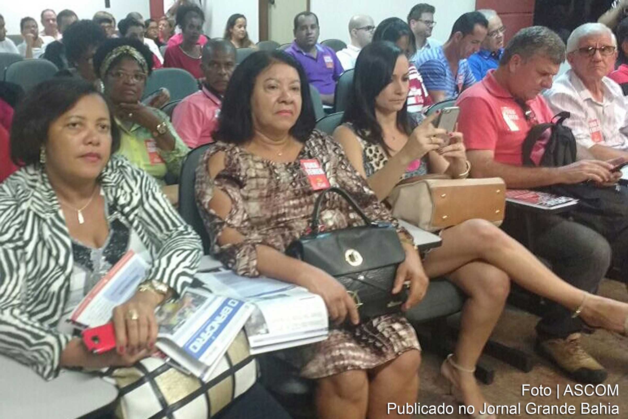 Professora Marlede Oliveira participa de palestra.