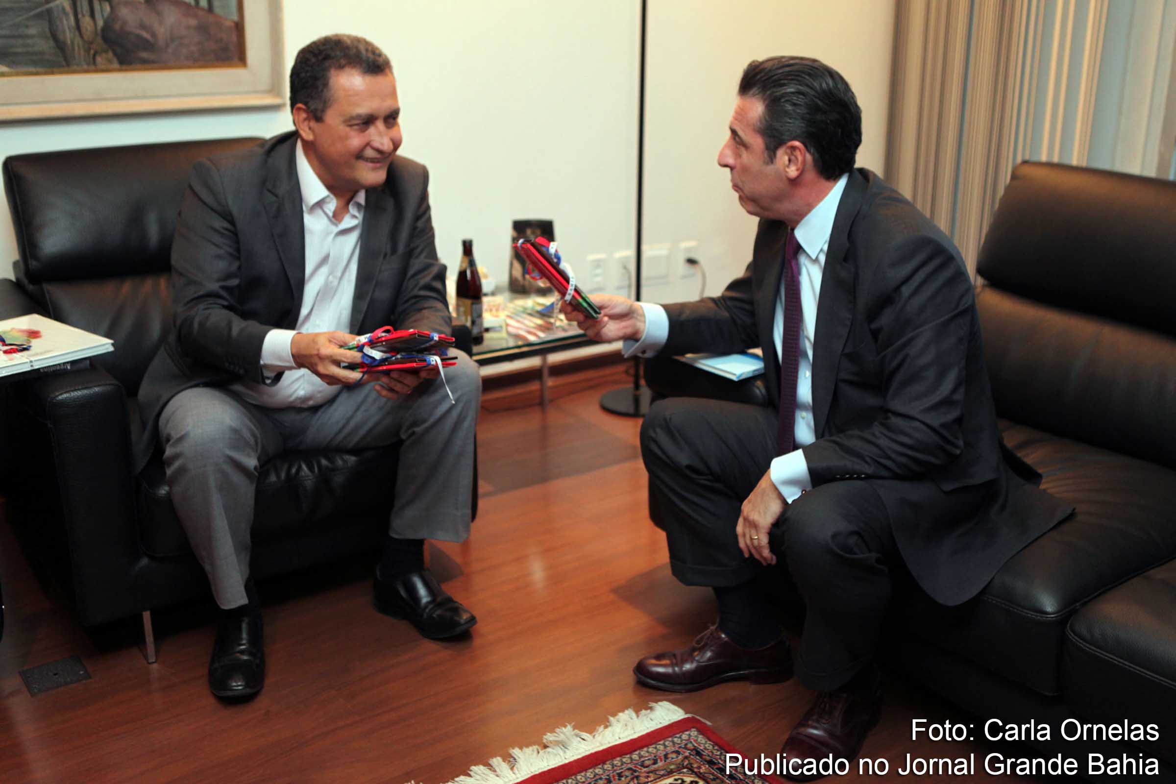 Governador Rui Costa se reúne com o embaixador da Argentina, Carlos Magariños.