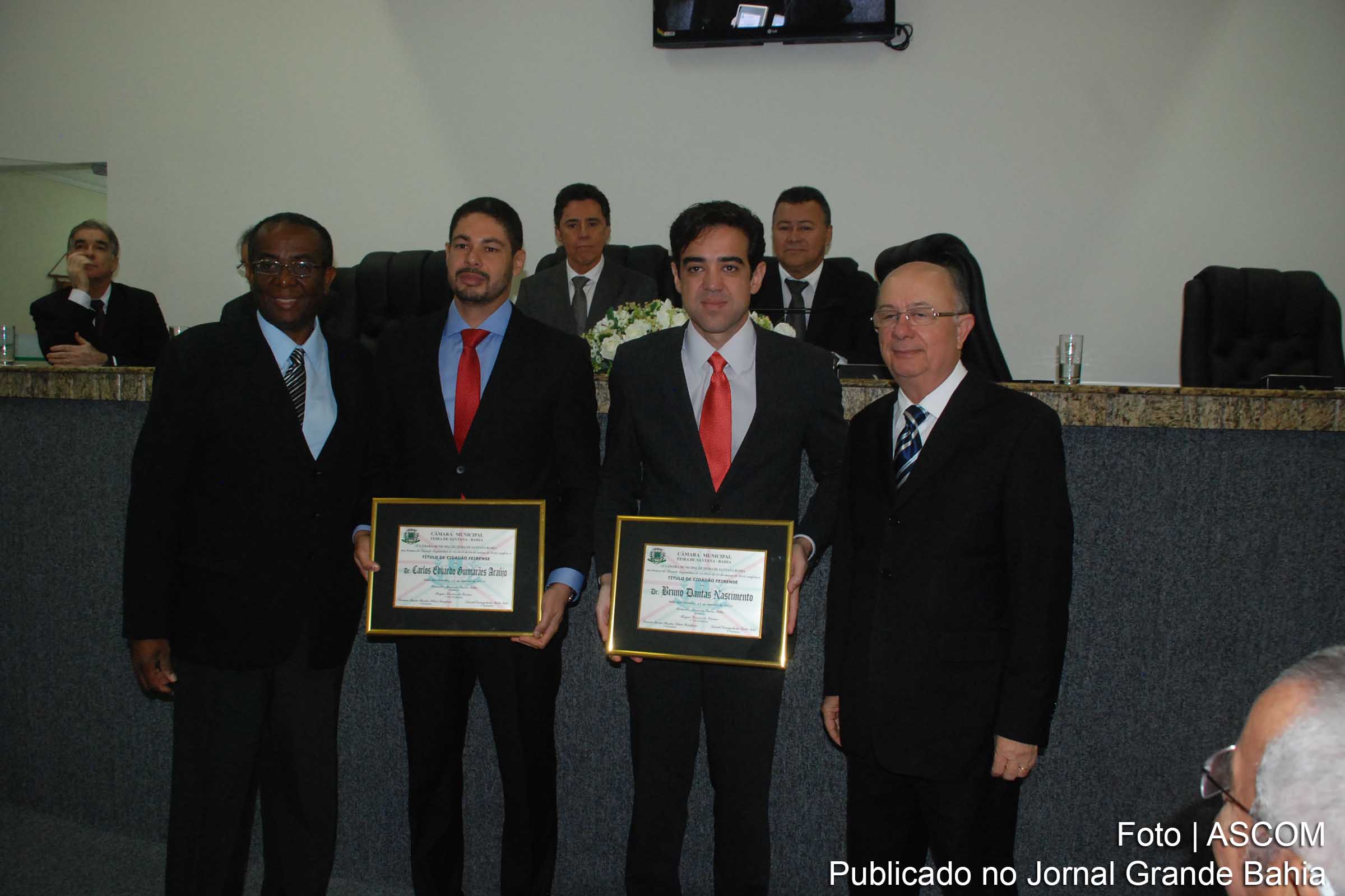 Justiniano França, Carlos Eduardo Guimarães Araújo, Bruno Dantas Nascimento e o prefeito José Ronaldo de Carvalho.