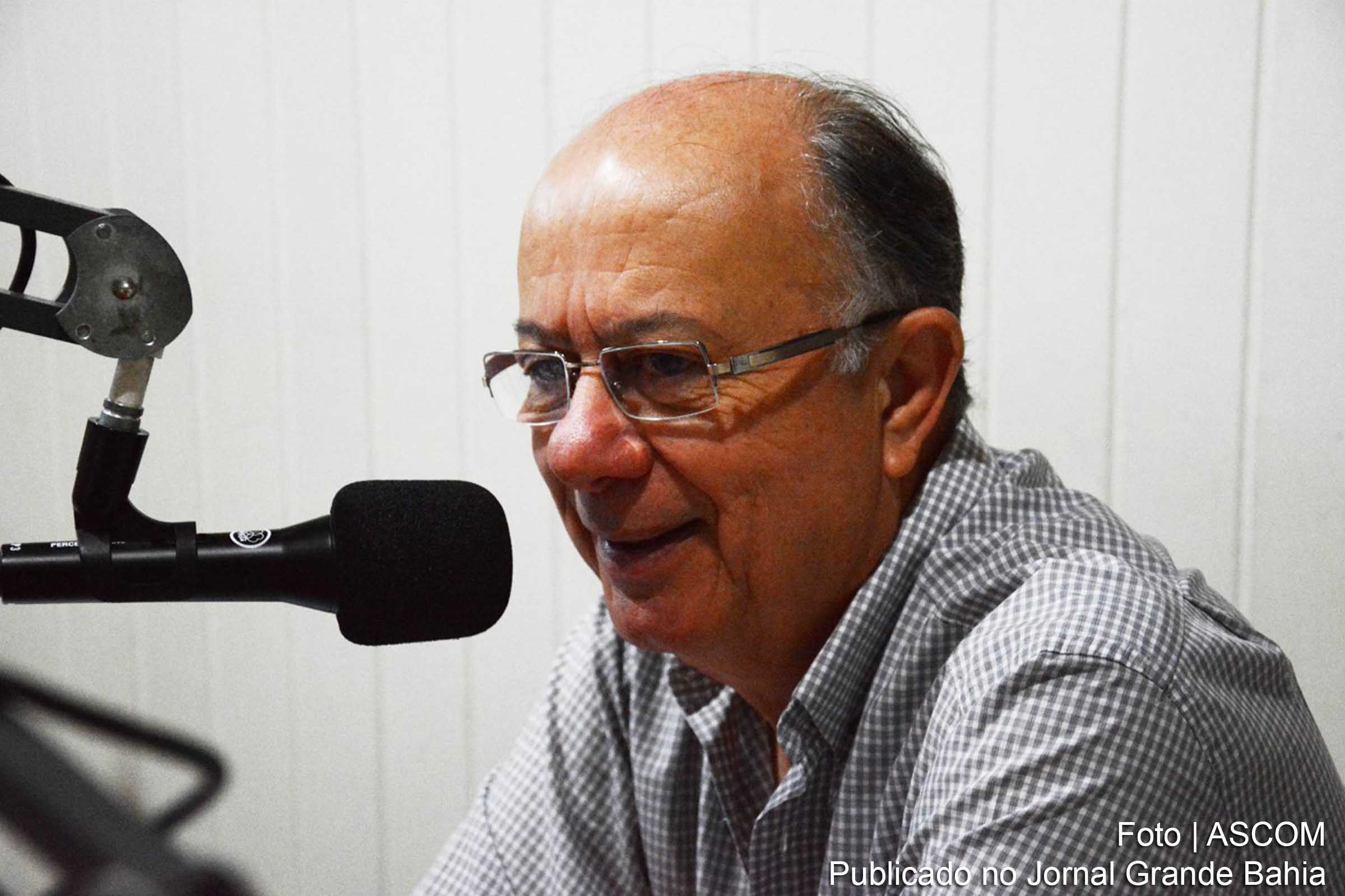 Prefeito José Ronaldo comenta sobre implantação de clínica multiuso.