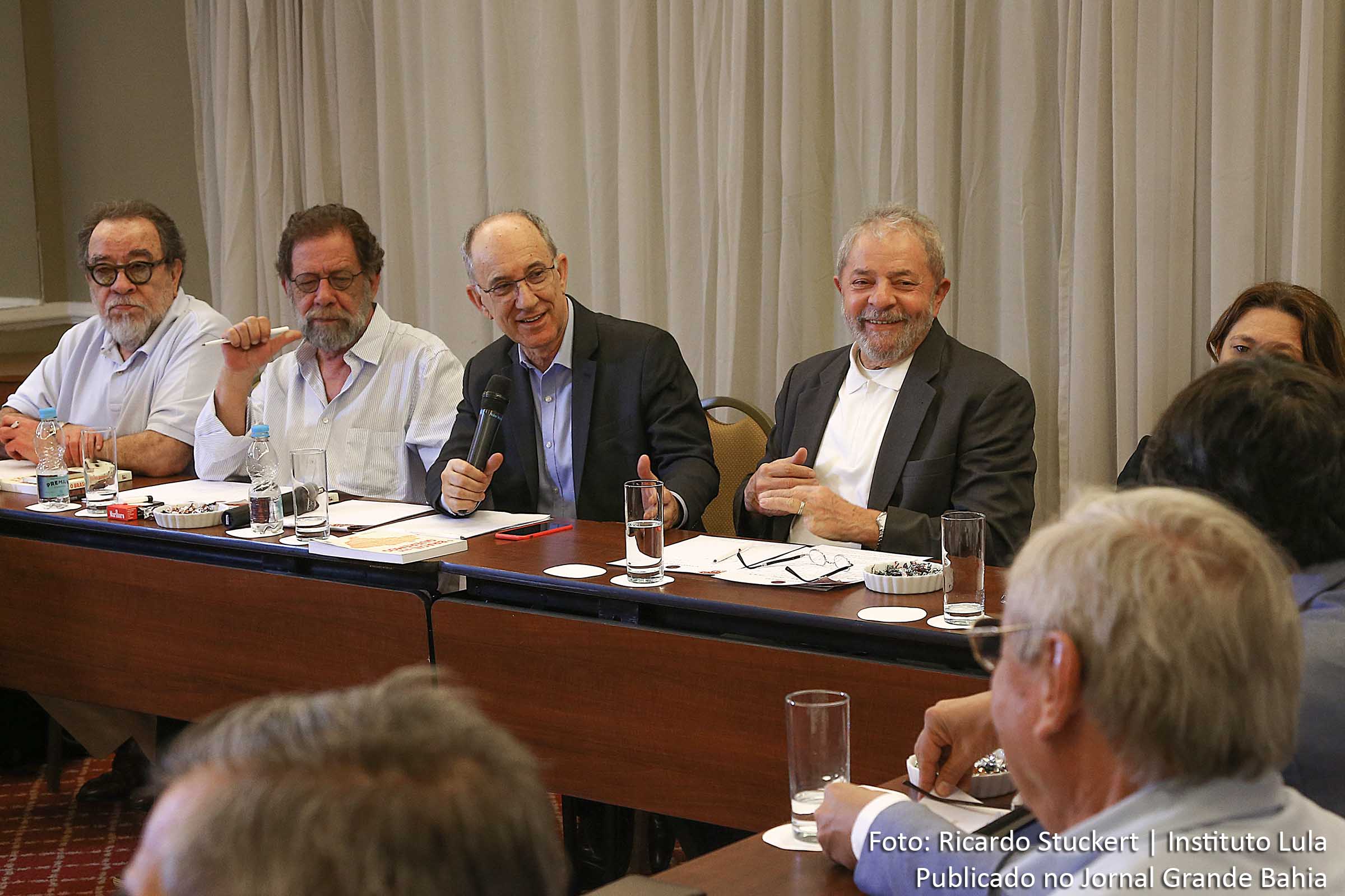 Rui Falcão e ex-presidente Lula, durante encontro em São Paulo.