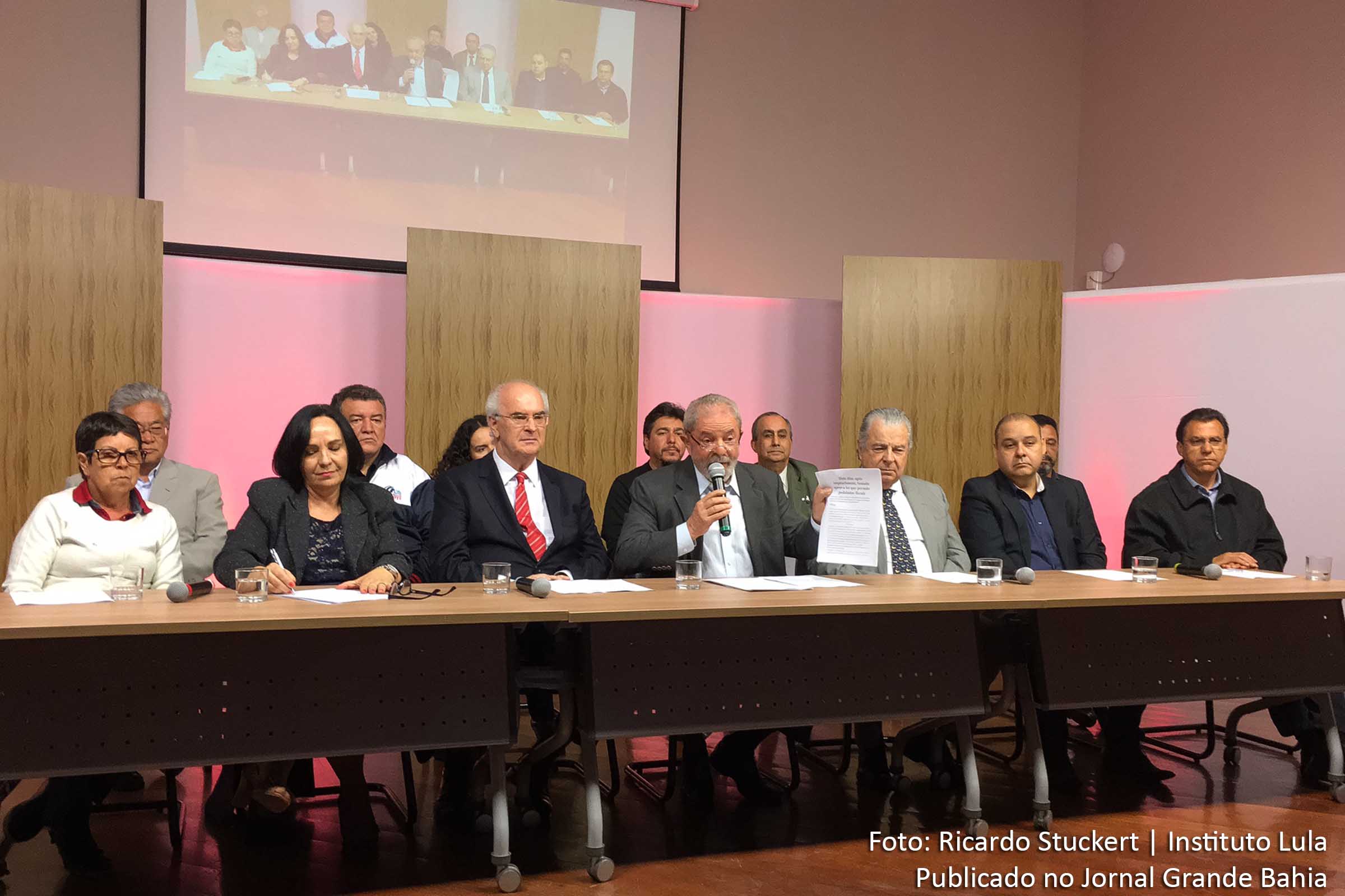 Vítima do fascismo, ex-presidente Lula diz que está triste, que tem “bons advogados” e que crê na Justiça