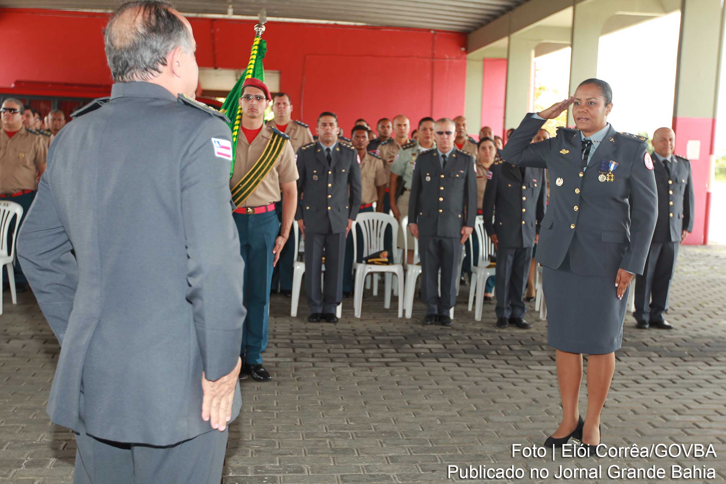 A Major Ana Fausta de Assis tomou Posse e é a Primeira Mulher no Comando do Grupamento Maritimo do Corpo de Bombeiros.