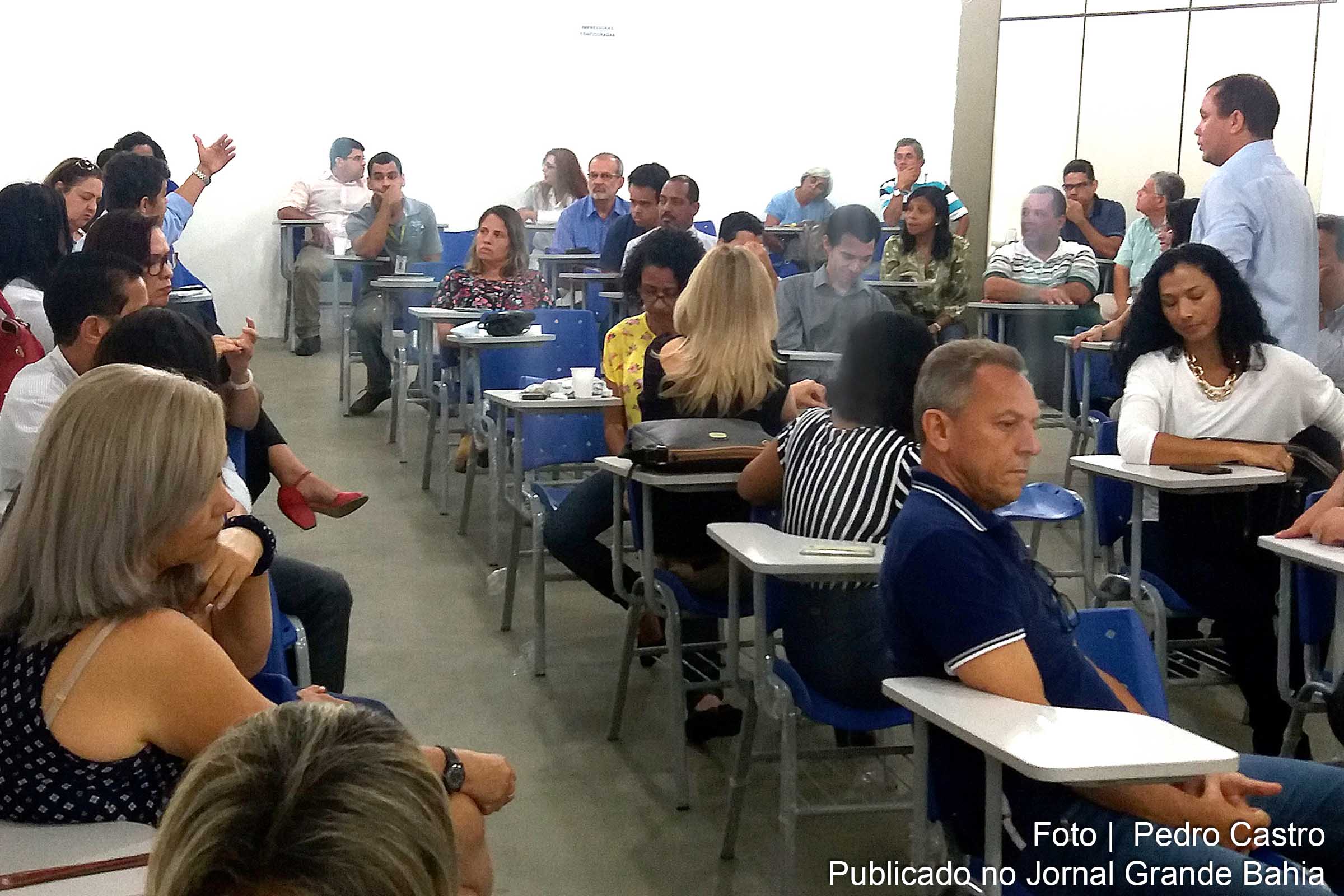 Peritos criminais decidem entregar cargos comissionados caso negociações não avancem.