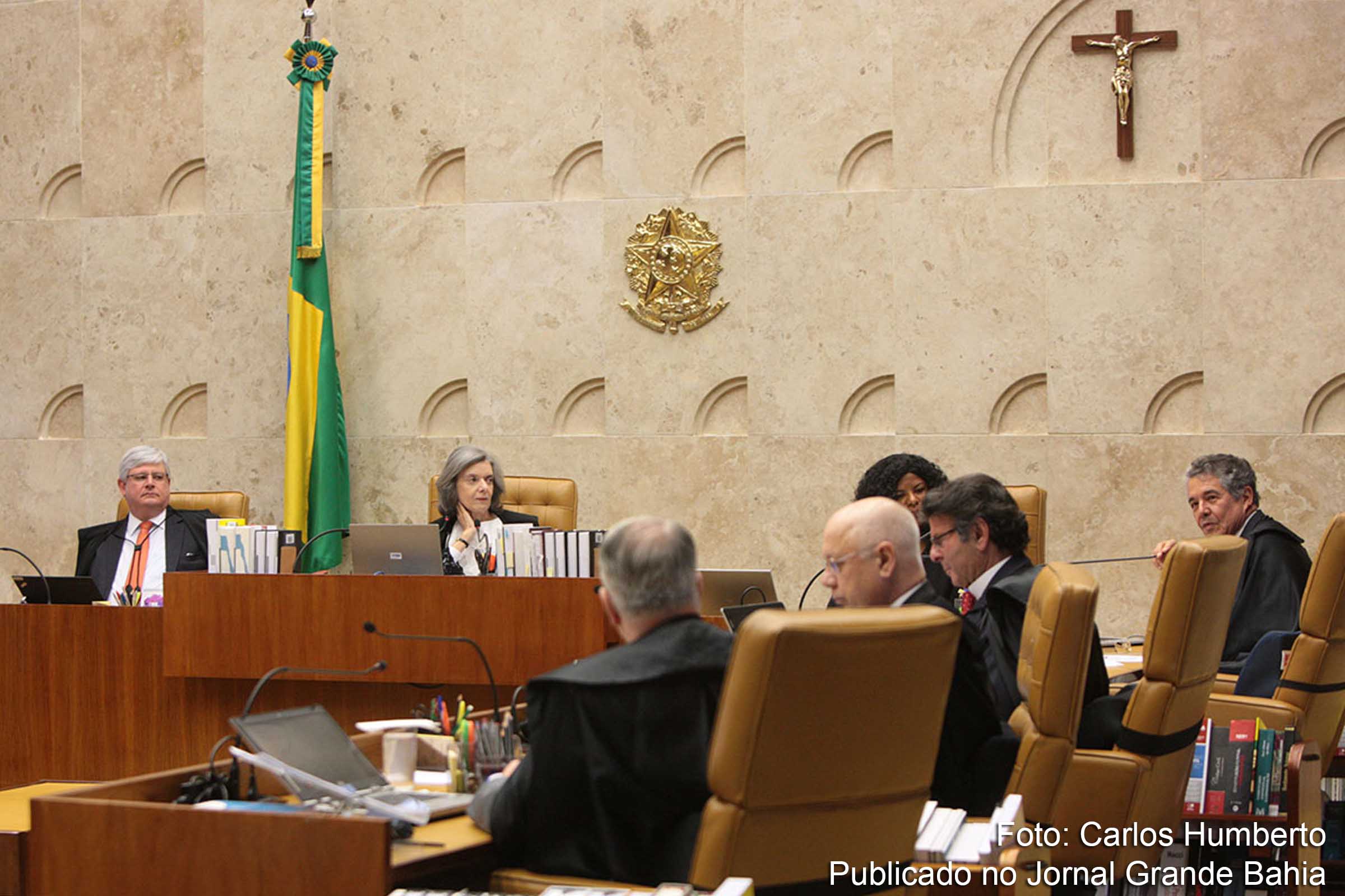 Plenário do Supremo Tribunal Federal (STF) julga ação sobre direitos trabalhistas.