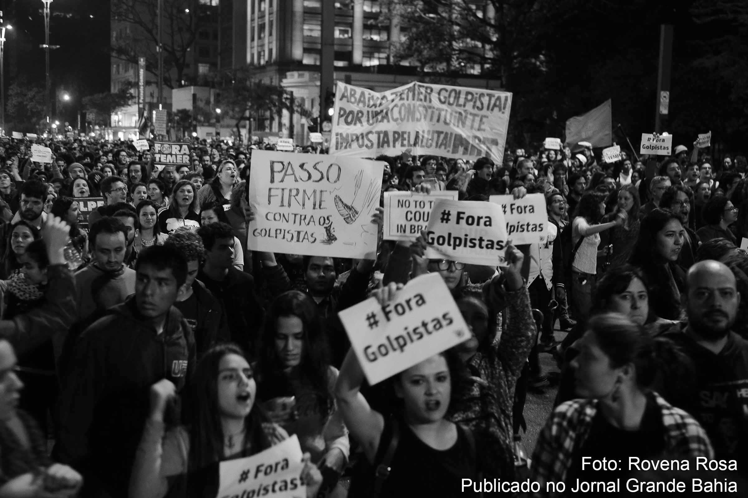 Protesto contra o impeachment da presidente Dilma Rousseff, na avenida Paulista, em São Paulo.