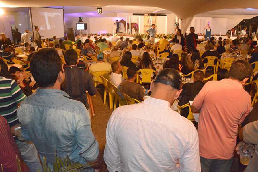 Vendas de animais, máquinas e equipamentos superaram R$ 6 milhões durante a 41ª Expofeira.