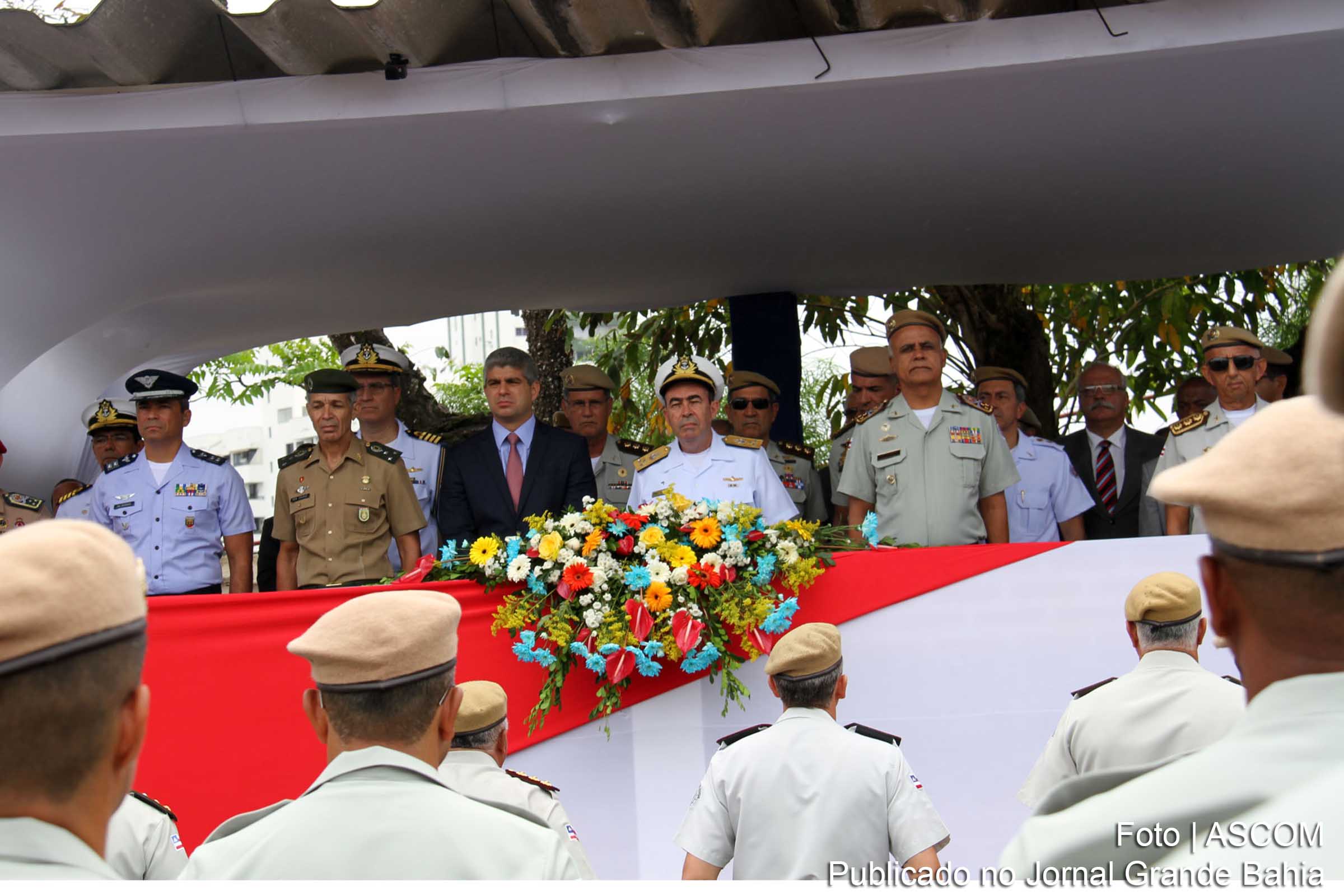 Secretário Maurício Barbosa participa da solenidade de formação dos sargentos da PM.