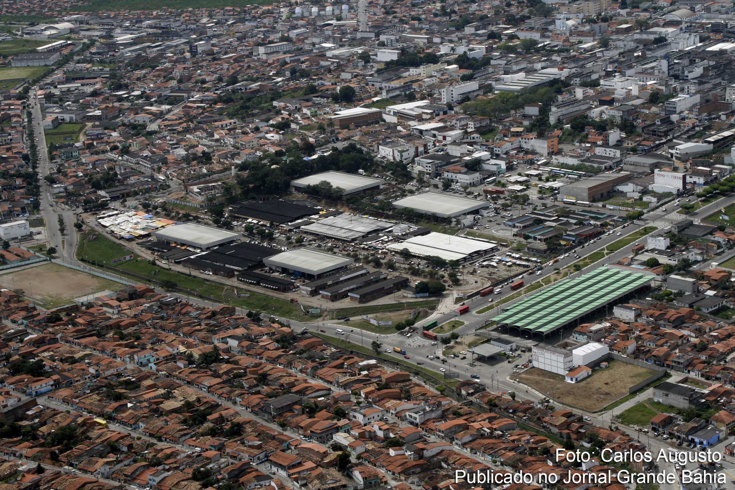 Vista aérea do Centro de Abastecimento de Feira de Santana. Intervenção do município é debatida durante programa eleitoral.