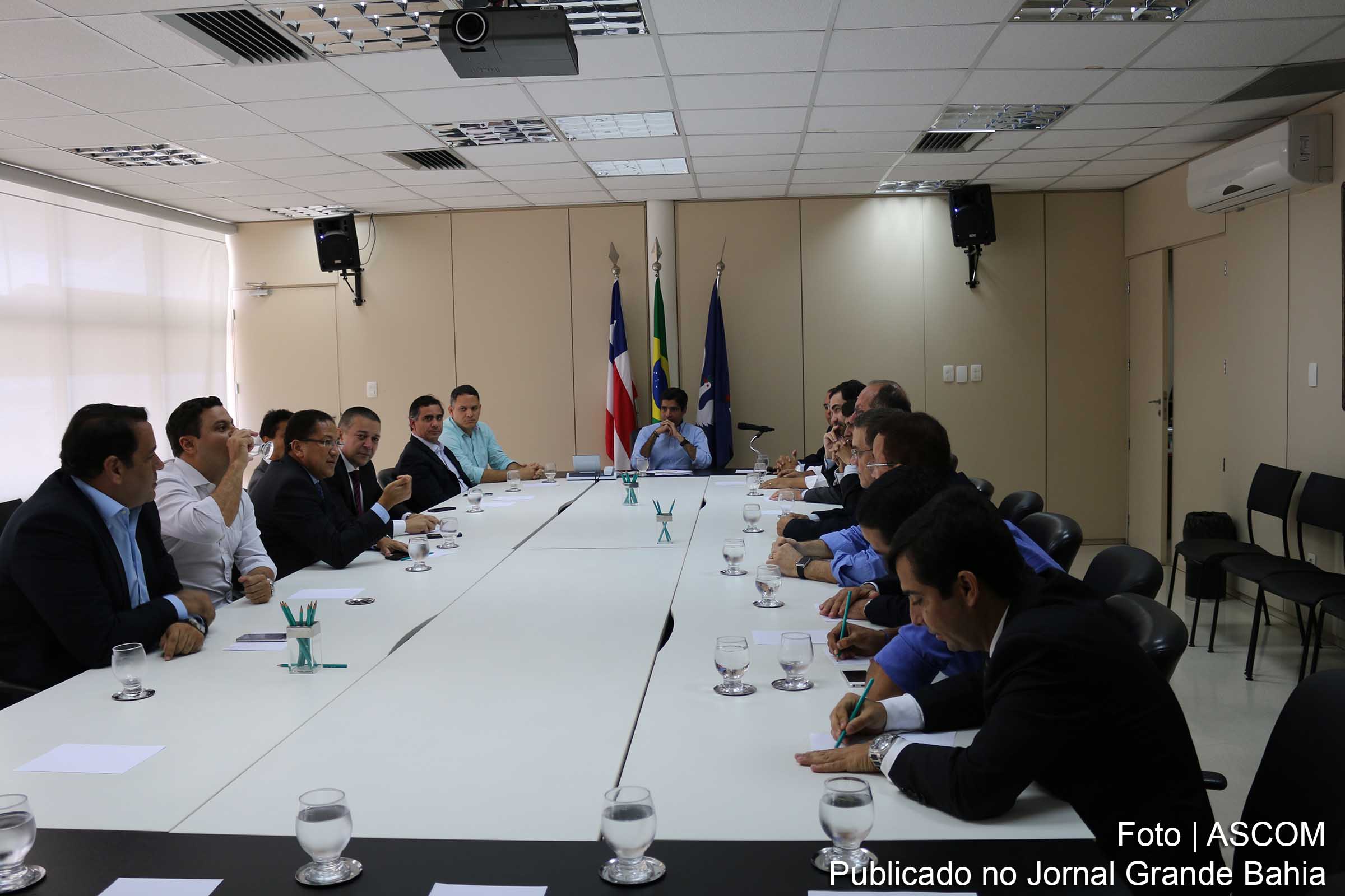 ACM Neto recebe deputados e destaca fortalecimento das oposições.